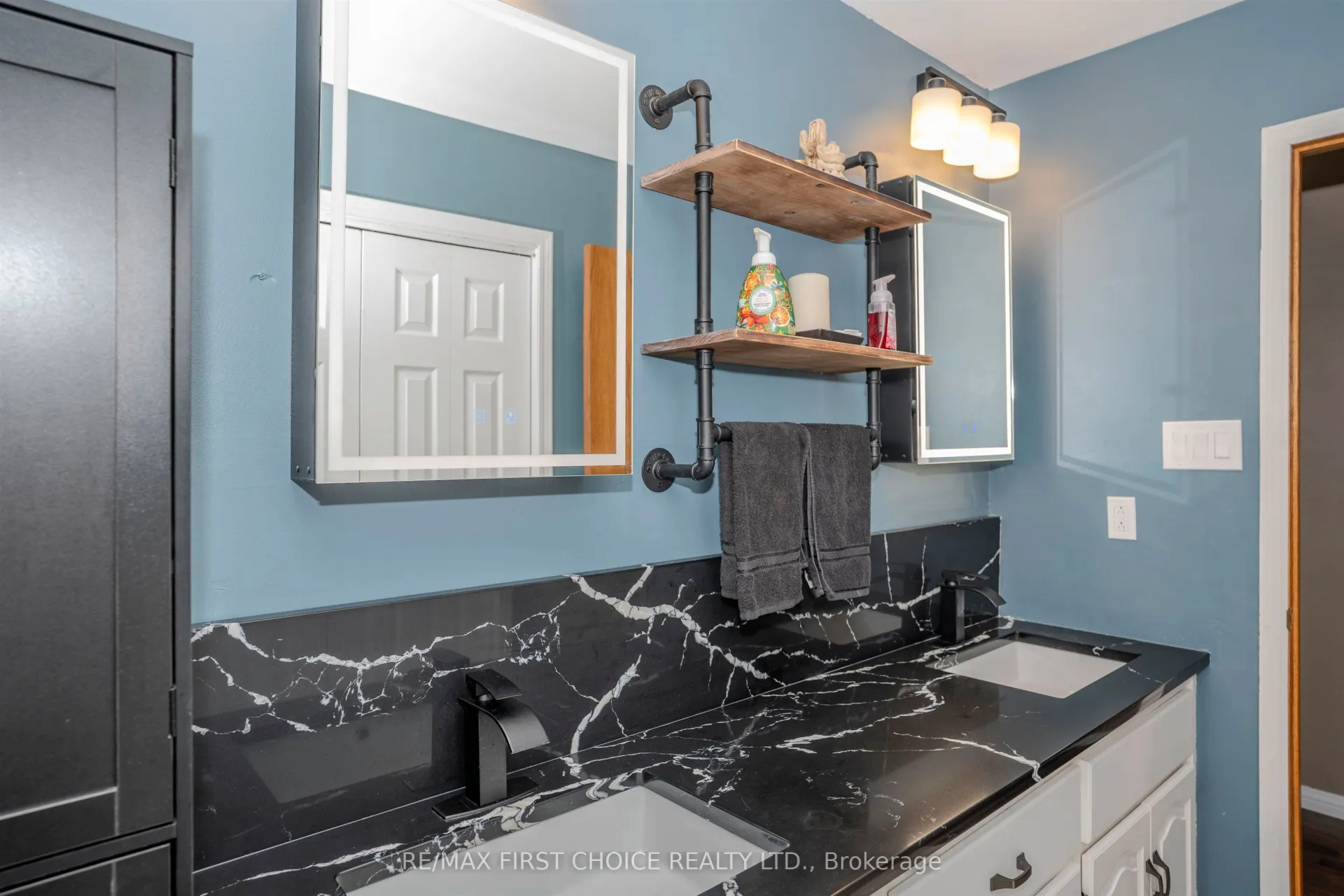 Photo 19 of 3306 Fairview Avenue, Thunder Bay, Rosslyn Road — HOMEH