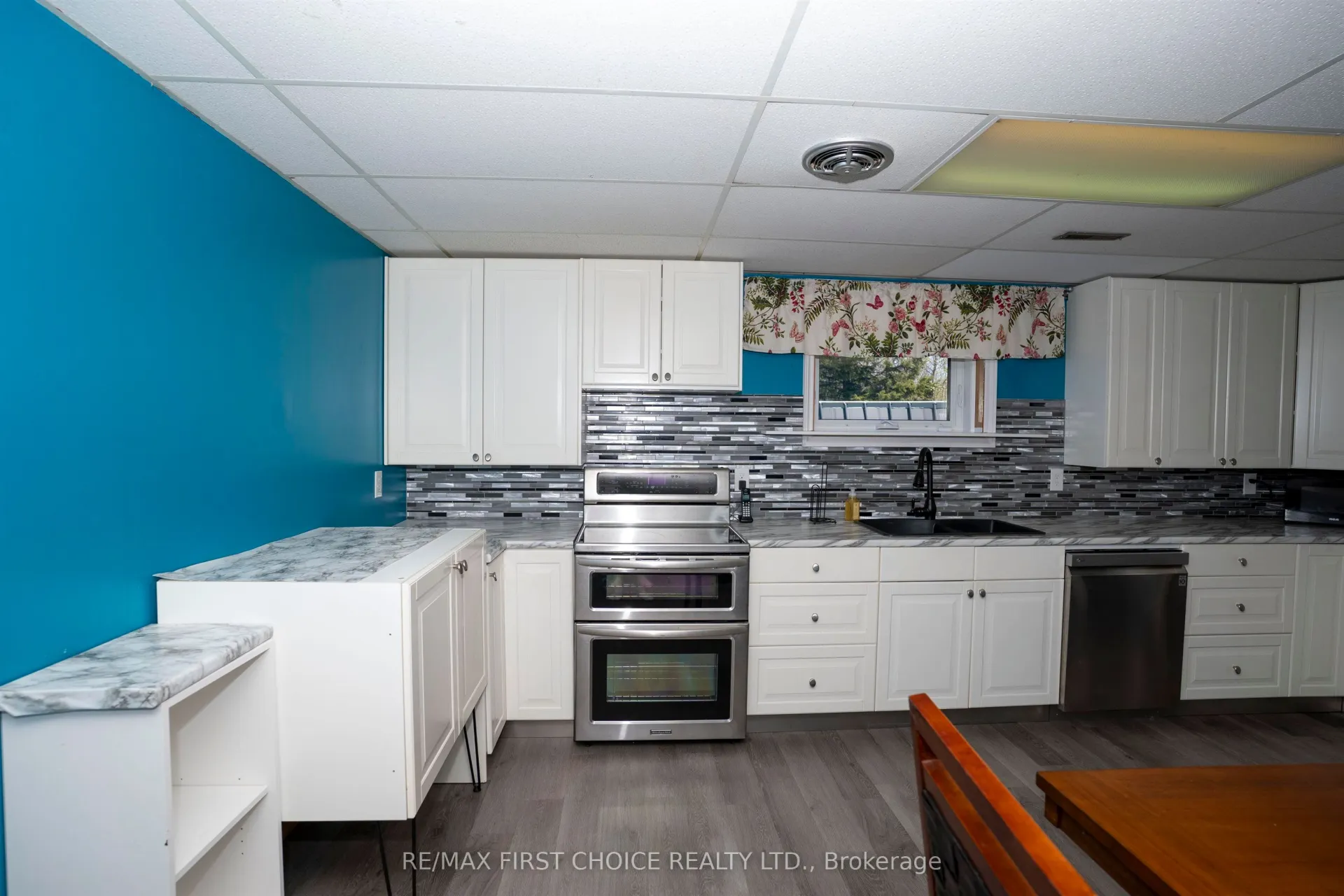 Photo 26 of 3306 Fairview Avenue, Thunder Bay, Rosslyn Road — HOMEH