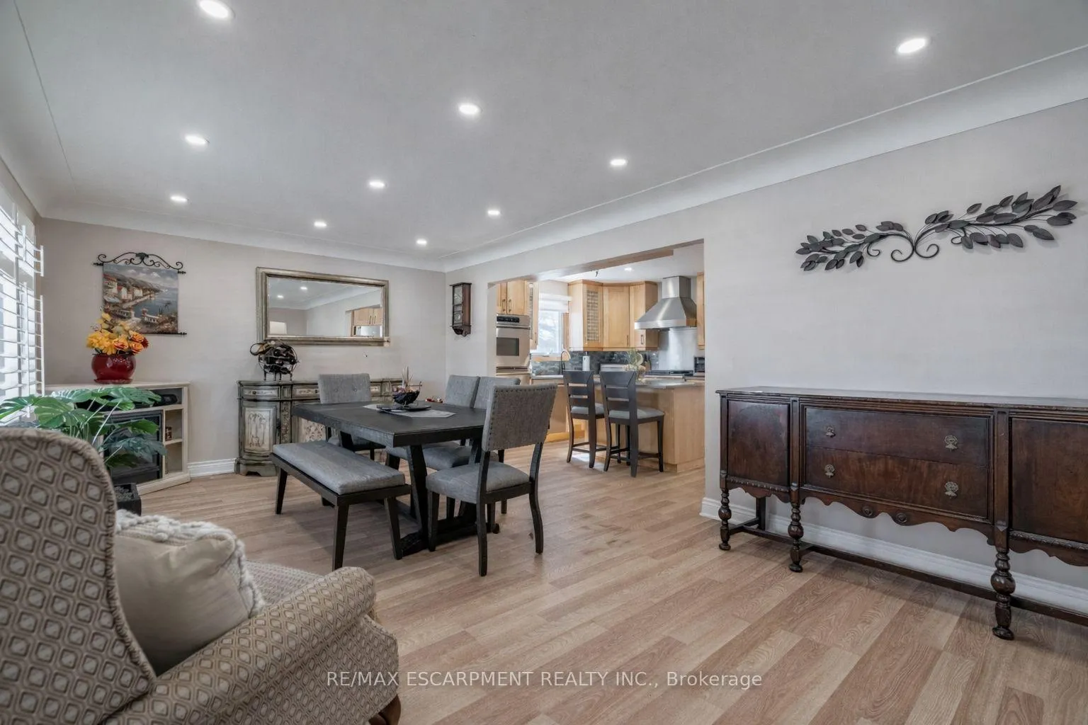 Photo 5 of 53 Third Road E, Hamilton, Rural Stoney Creek — HOMEH