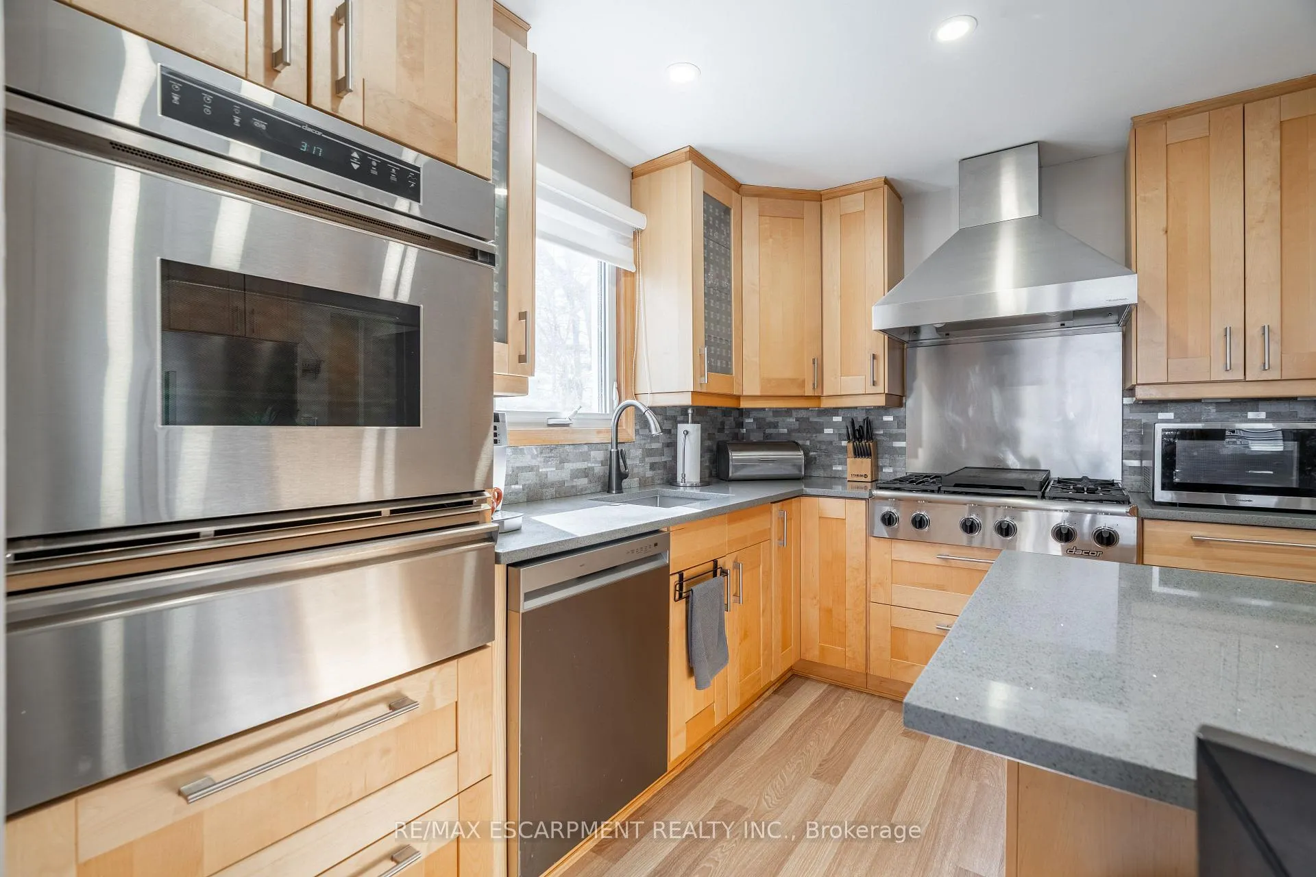 Photo 10 of 53 Third Road E, Hamilton, Rural Stoney Creek — HOMEH