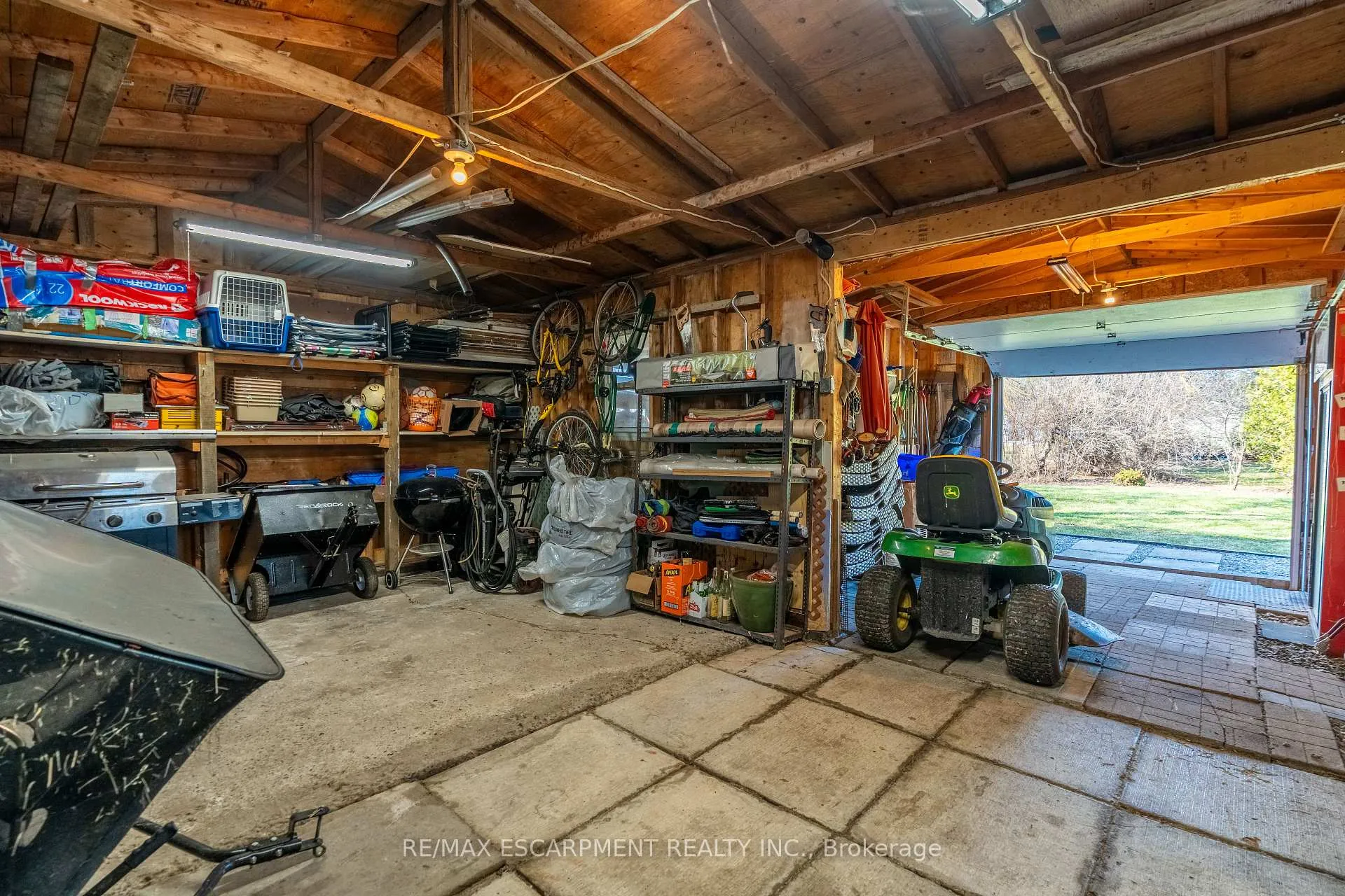 Photo 34 of 53 Third Road E, Hamilton, Rural Stoney Creek — HOMEH