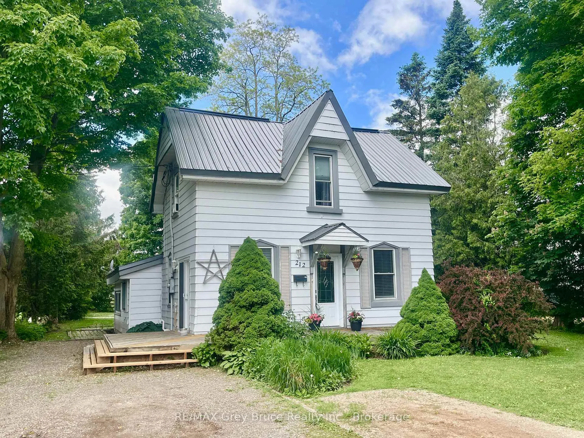 Photo 1 of 212 Yonge Street S, Arran-Elderslie — HOMEH