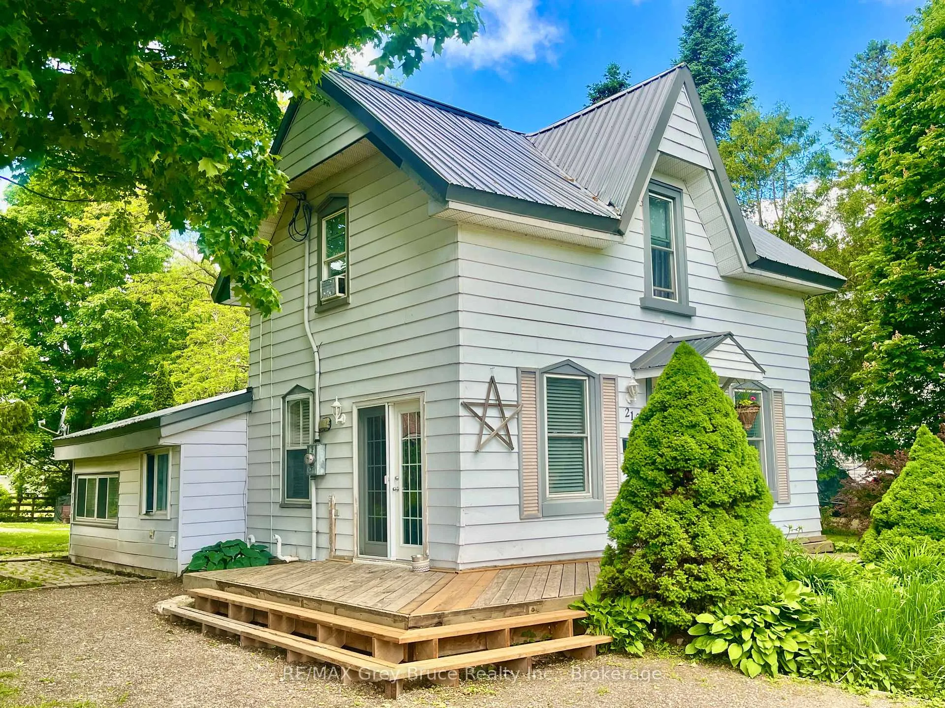 Photo 2 of 212 Yonge Street S, Arran-Elderslie — HOMEH
