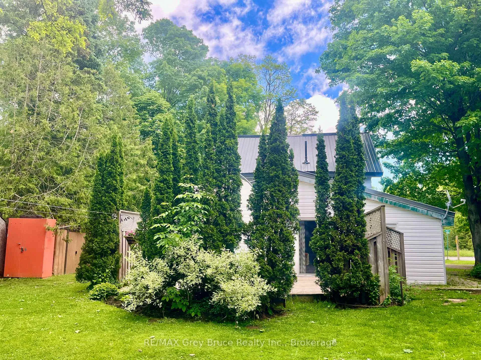 Photo 4 of 212 Yonge Street S, Arran-Elderslie — HOMEH