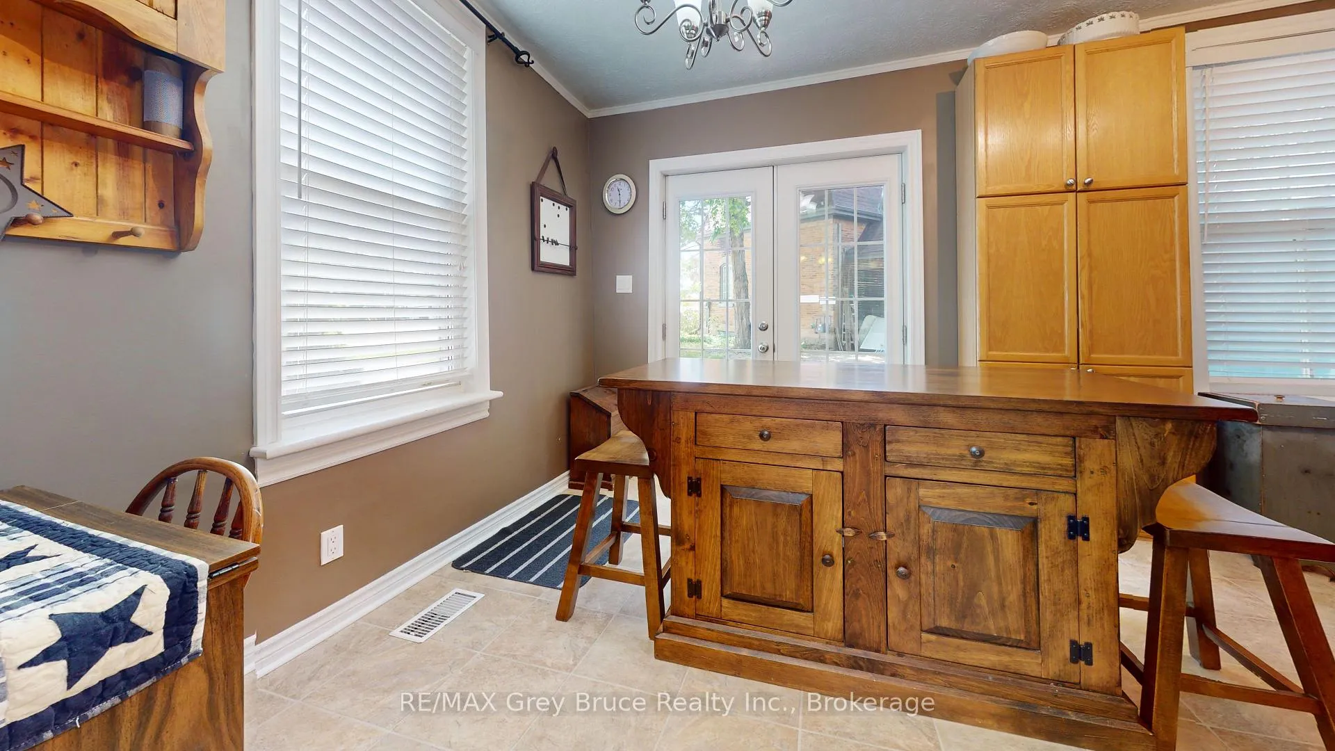 Photo 8 of 212 Yonge Street S, Arran-Elderslie — HOMEH