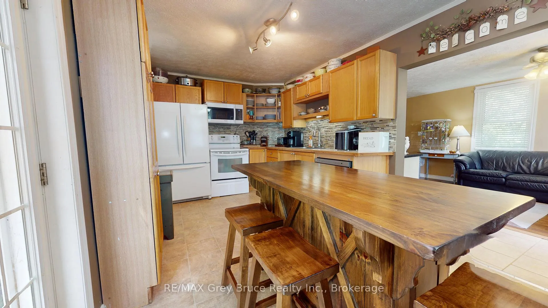 Photo 10 of 212 Yonge Street S, Arran-Elderslie — HOMEH