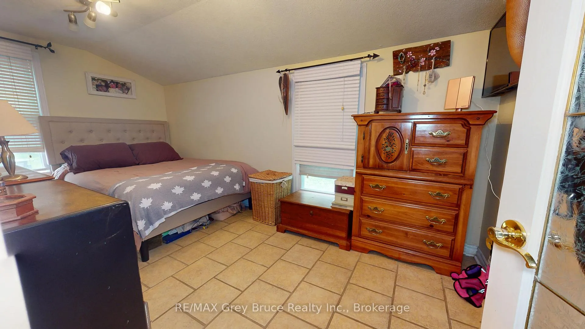 Photo 20 of 212 Yonge Street S, Arran-Elderslie — HOMEH