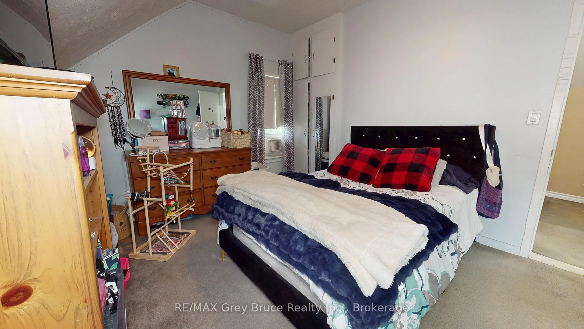 Photo 23 of 212 Yonge Street S, Arran-Elderslie — HOMEH