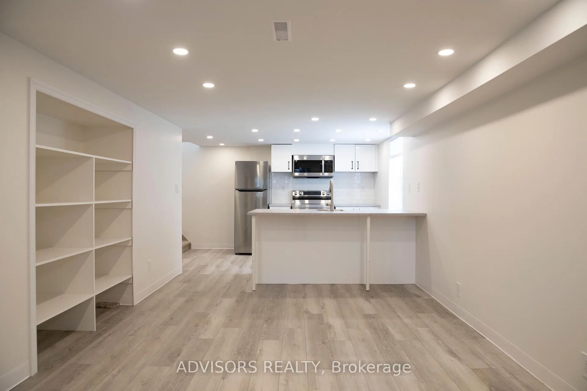 Photo 2 of Unit 2, 310 West 2nd Street, Hamilton, Bonnington — HOMEH
