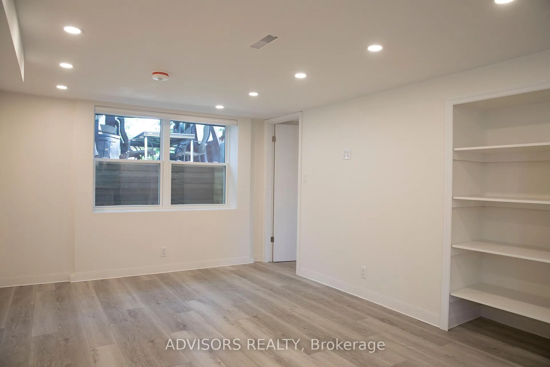 Photo 6 of Unit 2, 310 West 2nd Street, Hamilton, Bonnington — HOMEH