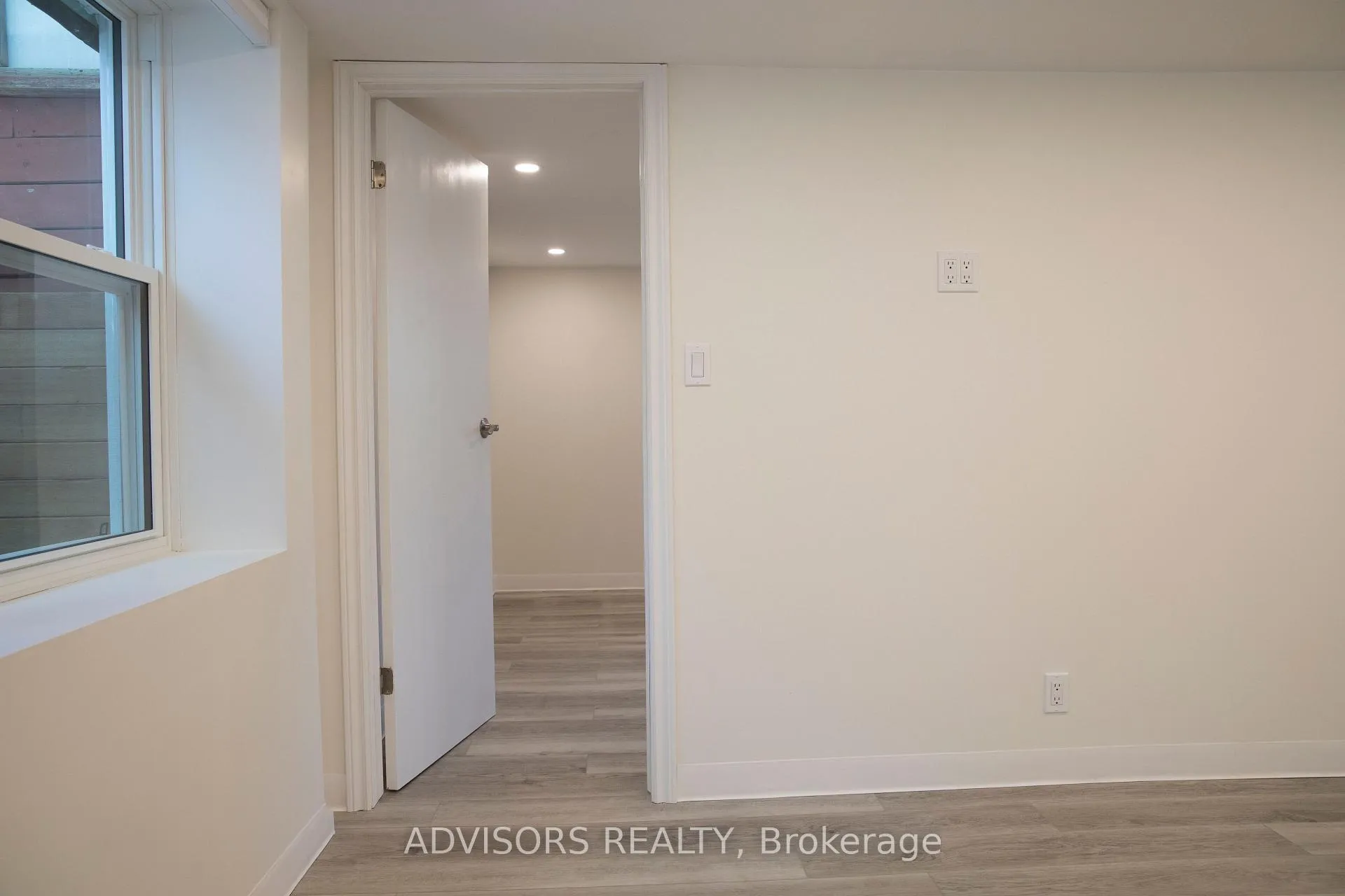 Photo 7 of Unit 2, 310 West 2nd Street, Hamilton, Bonnington — HOMEH