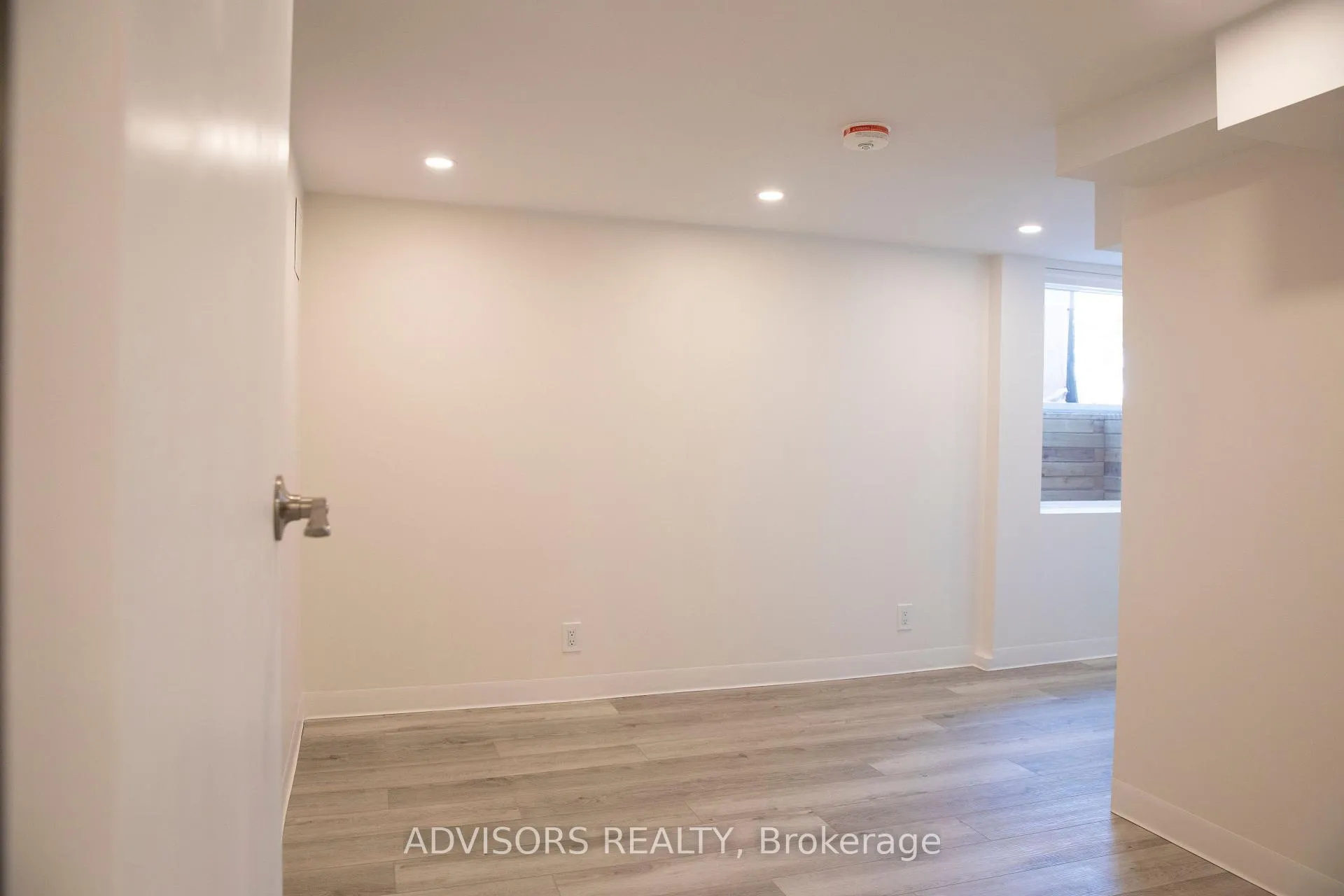 Photo 8 of Unit 2, 310 West 2nd Street, Hamilton, Bonnington — HOMEH