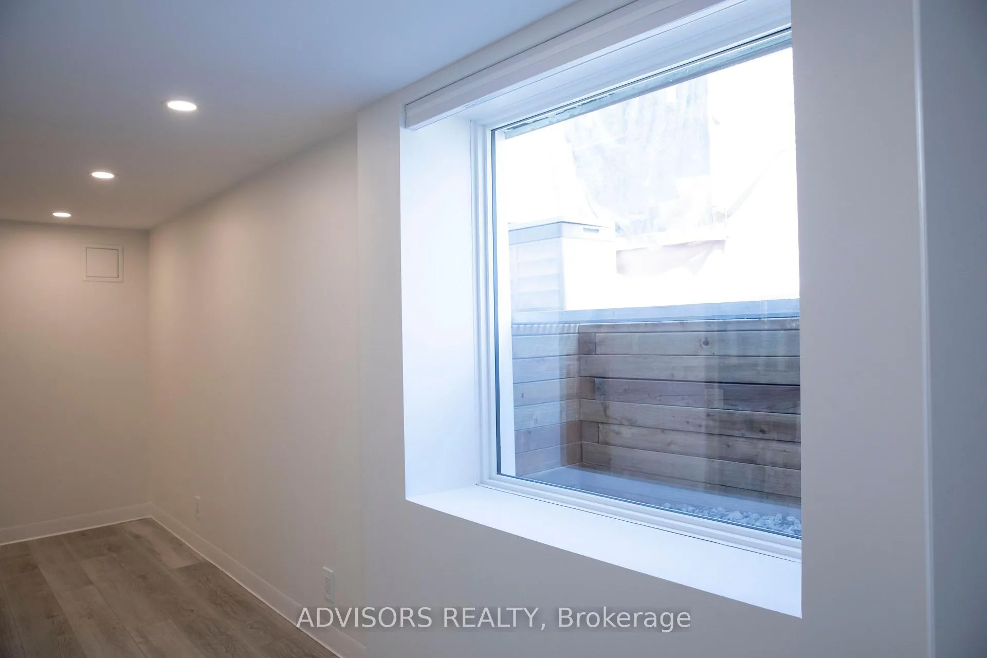 Photo 11 of Unit 2, 310 West 2nd Street, Hamilton, Bonnington — HOMEH