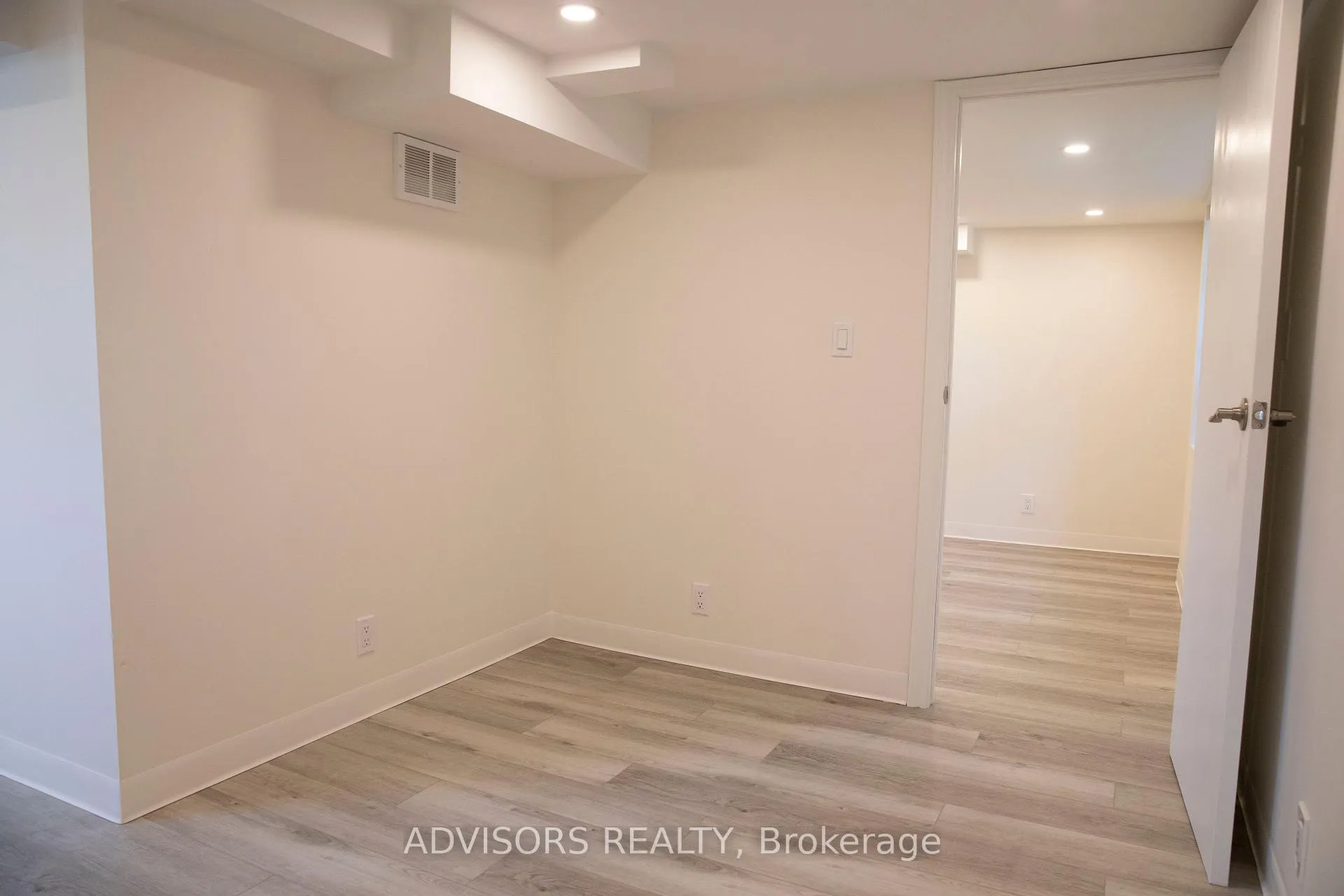 Photo 14 of Unit 2, 310 West 2nd Street, Hamilton, Bonnington — HOMEH