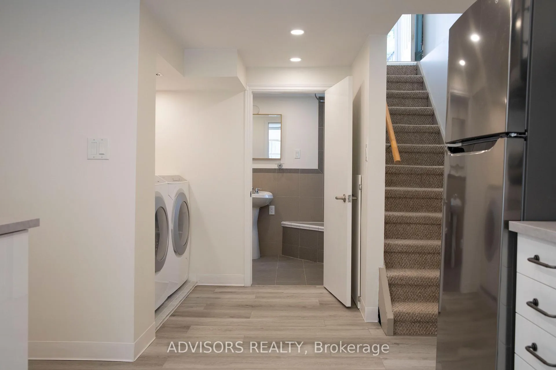 Photo 15 of Unit 2, 310 West 2nd Street, Hamilton, Bonnington — HOMEH