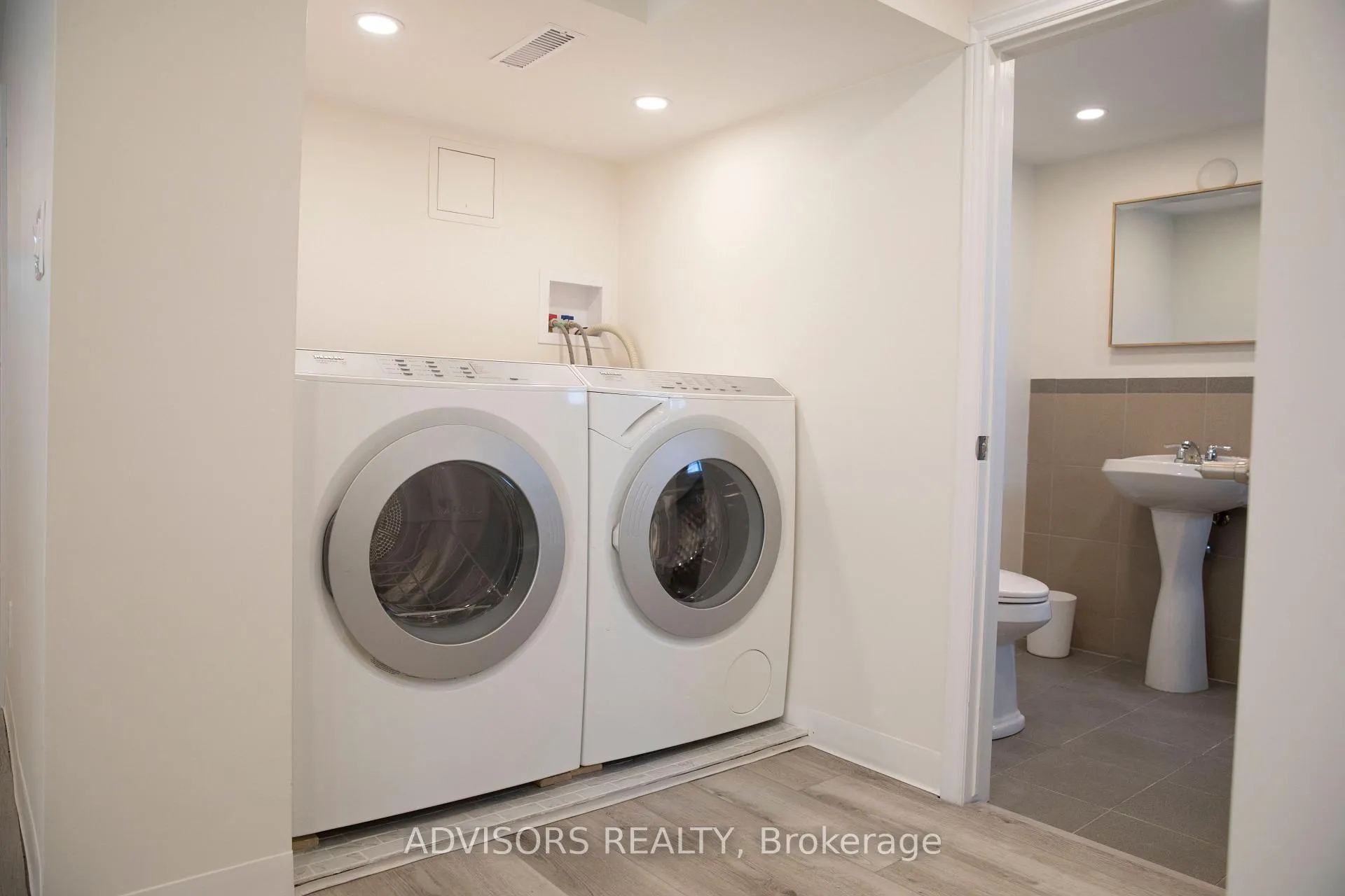 Photo 17 of Unit 2, 310 West 2nd Street, Hamilton, Bonnington — HOMEH