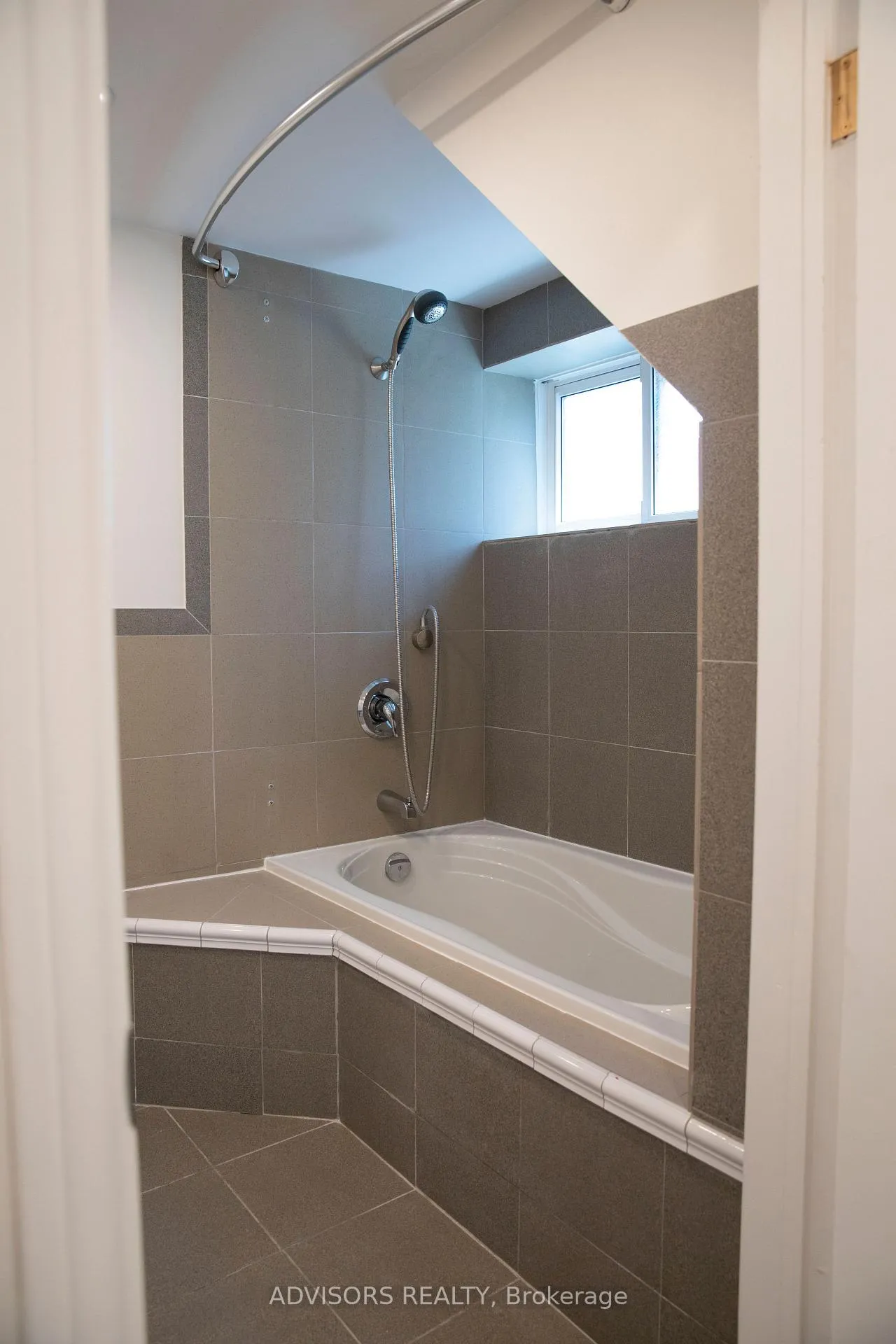 Photo 18 of Unit 2, 310 West 2nd Street, Hamilton, Bonnington — HOMEH