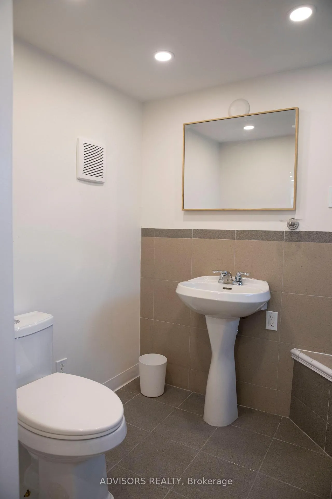 Photo 22 of Unit 2, 310 West 2nd Street, Hamilton, Bonnington — HOMEH