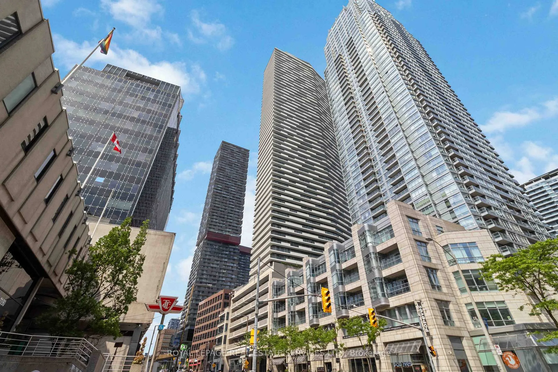 Photo 1 of Unit 2607, 2221 Yonge Street, Toronto, Mount Pleasant West — HOMEH
