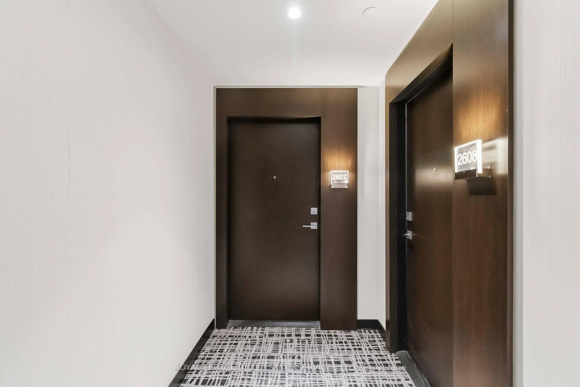 Photo 4 of Unit 2607, 2221 Yonge Street, Toronto, Mount Pleasant West — HOMEH