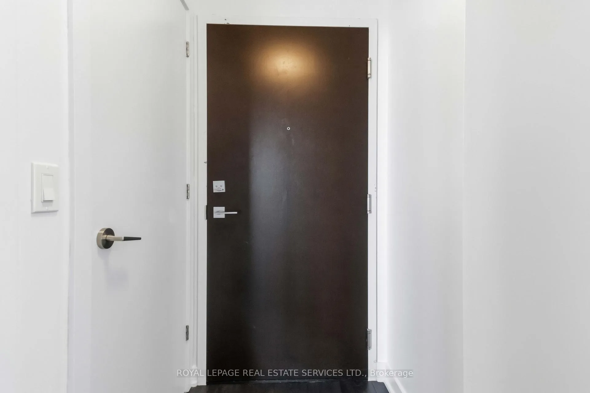 Photo 5 of Unit 2607, 2221 Yonge Street, Toronto, Mount Pleasant West — HOMEH