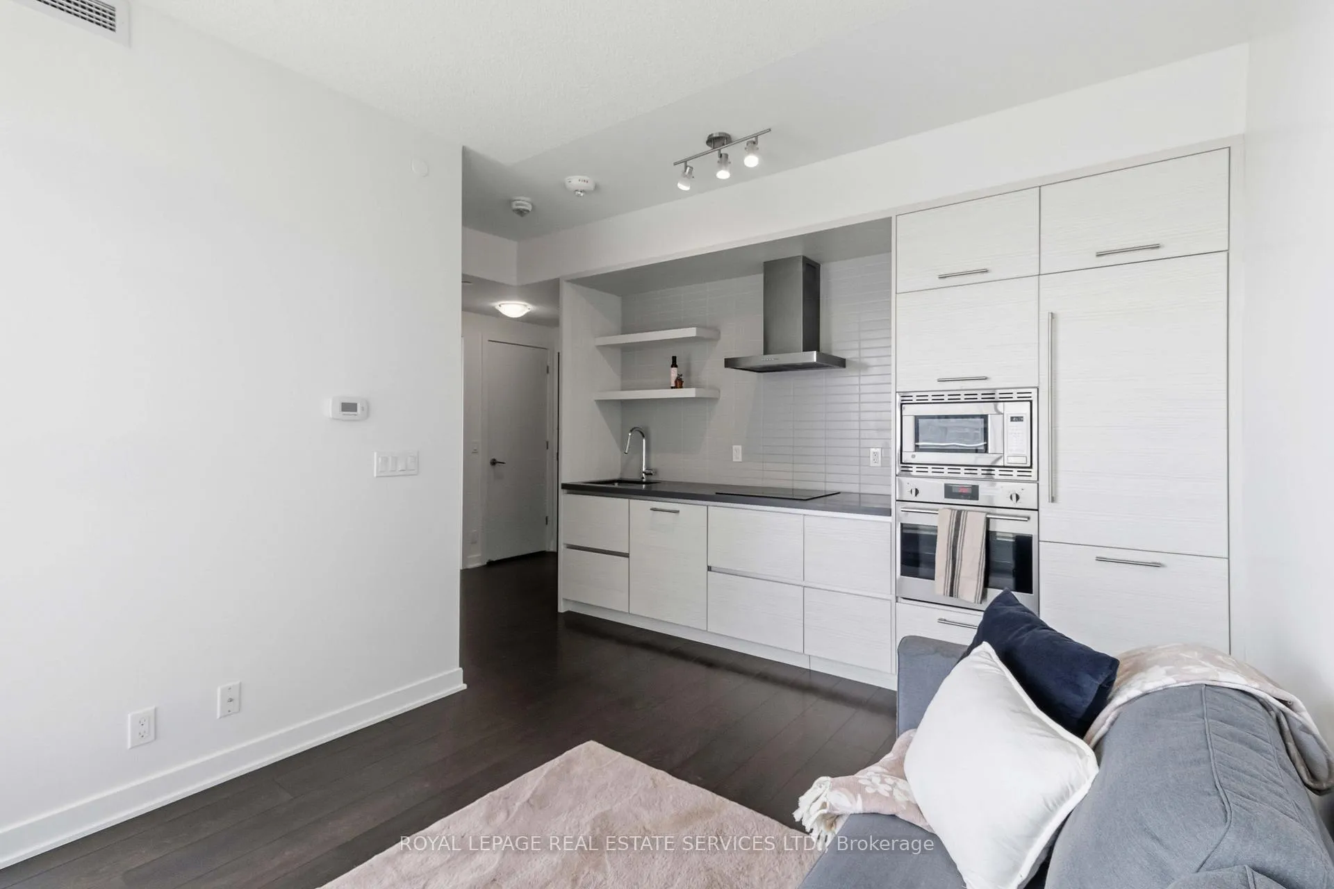 Photo 9 of Unit 2607, 2221 Yonge Street, Toronto, Mount Pleasant West — HOMEH
