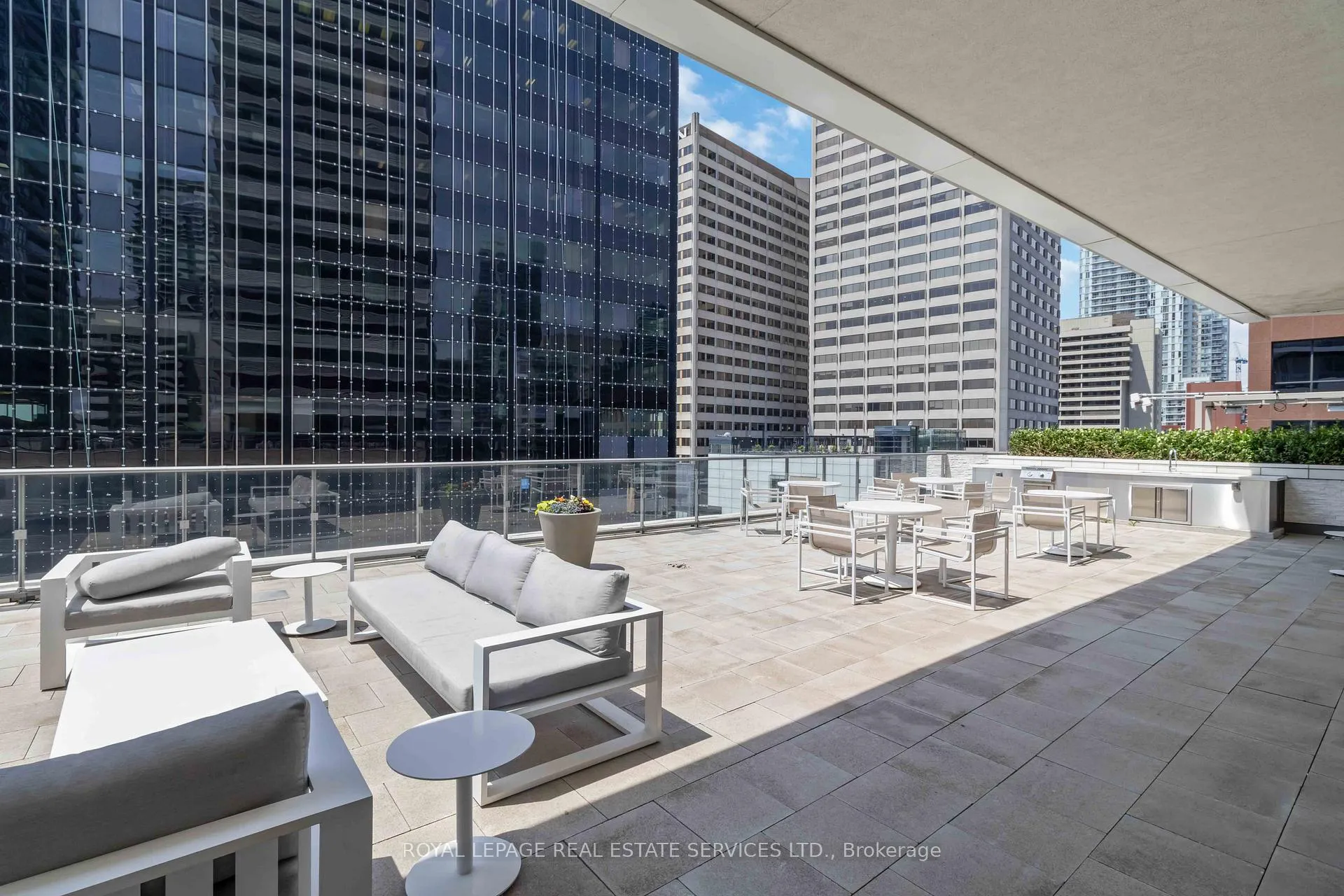 Photo 20 of Unit 2607, 2221 Yonge Street, Toronto, Mount Pleasant West — HOMEH