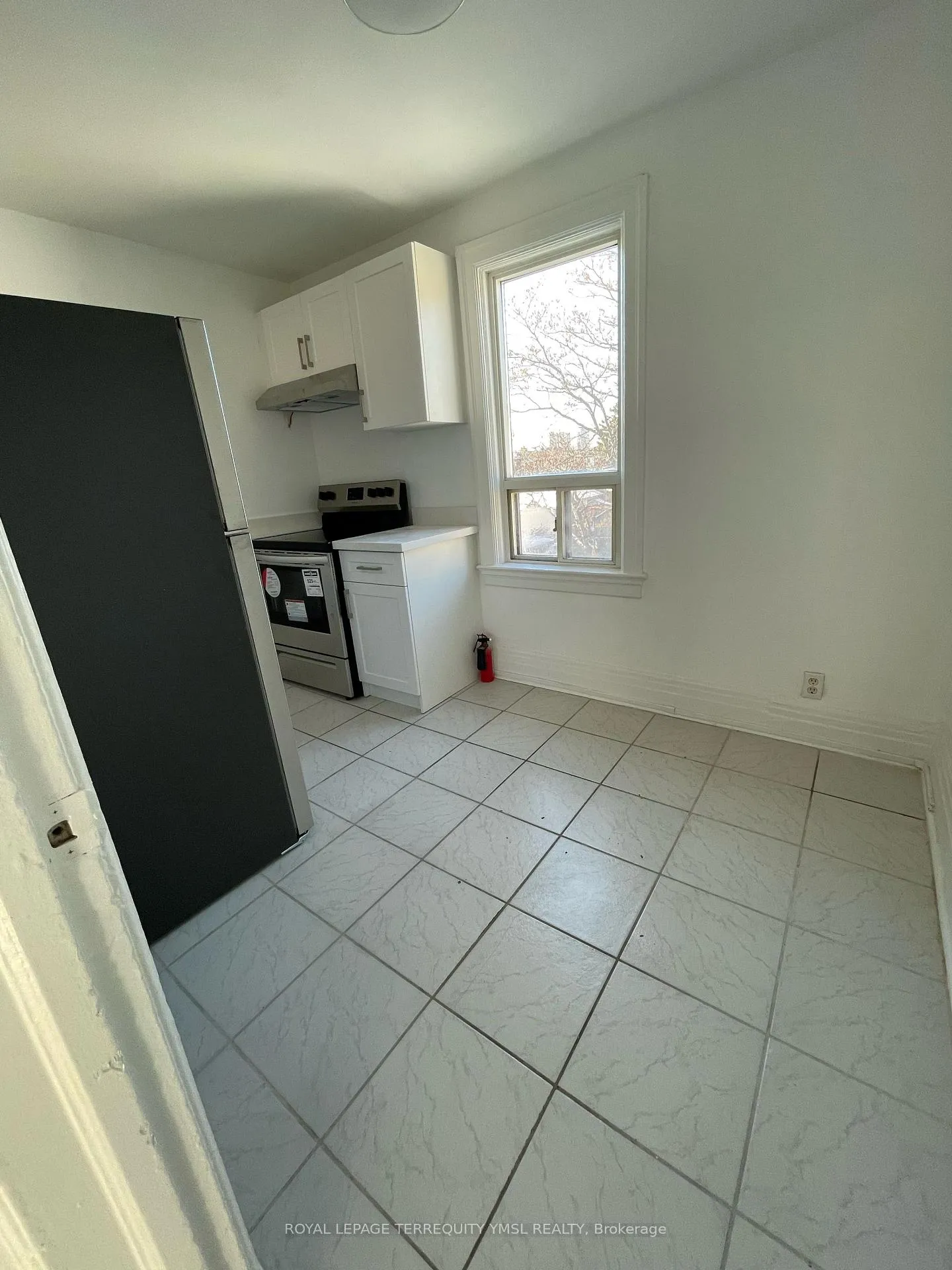 Photo 4 of Unit 2, 1228 Dufferin Street, Toronto, Dovercourt-Wallace Emerson-Junction — HOMEH