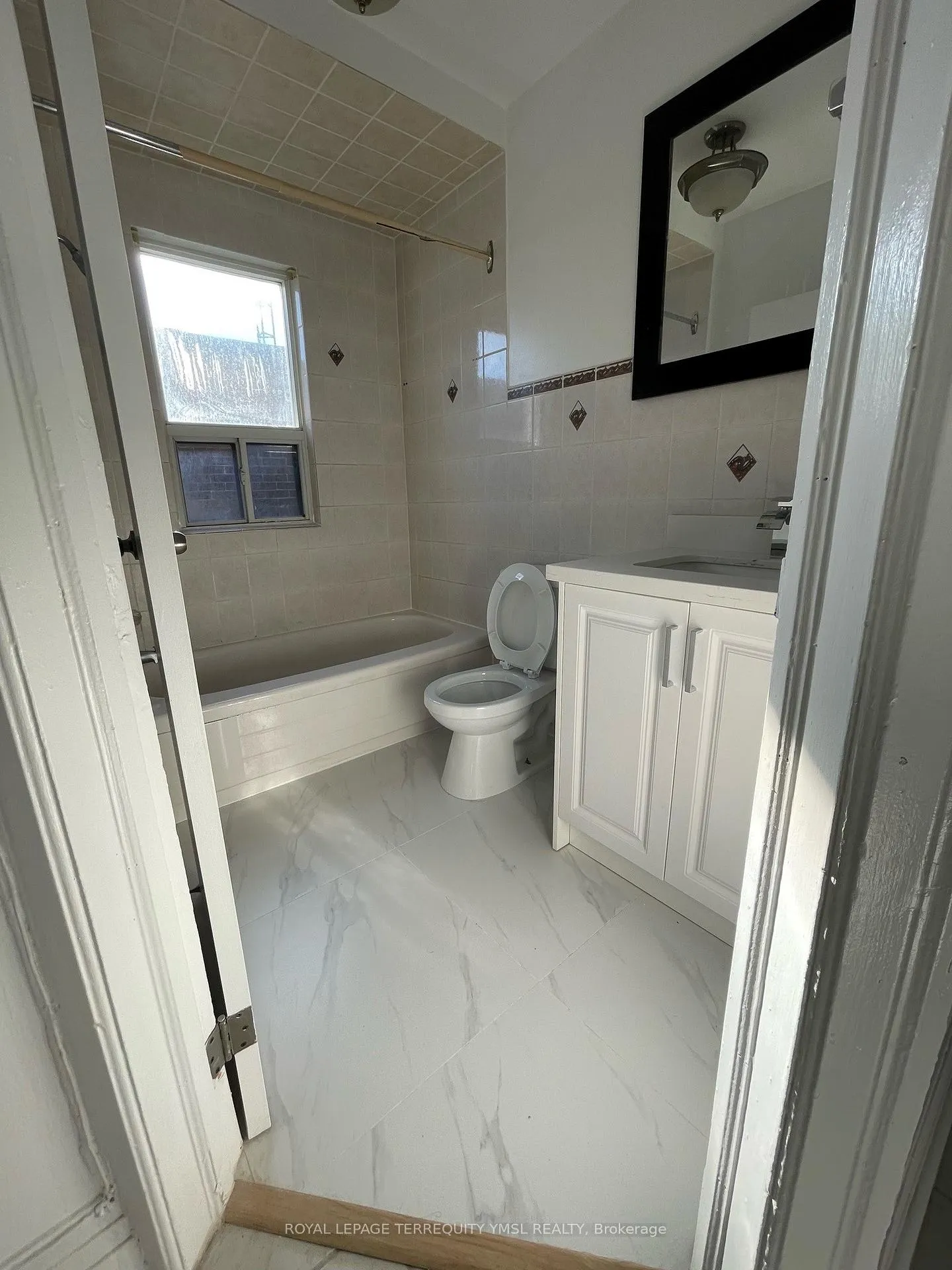Photo 8 of Unit 2, 1228 Dufferin Street, Toronto, Dovercourt-Wallace Emerson-Junction — HOMEH