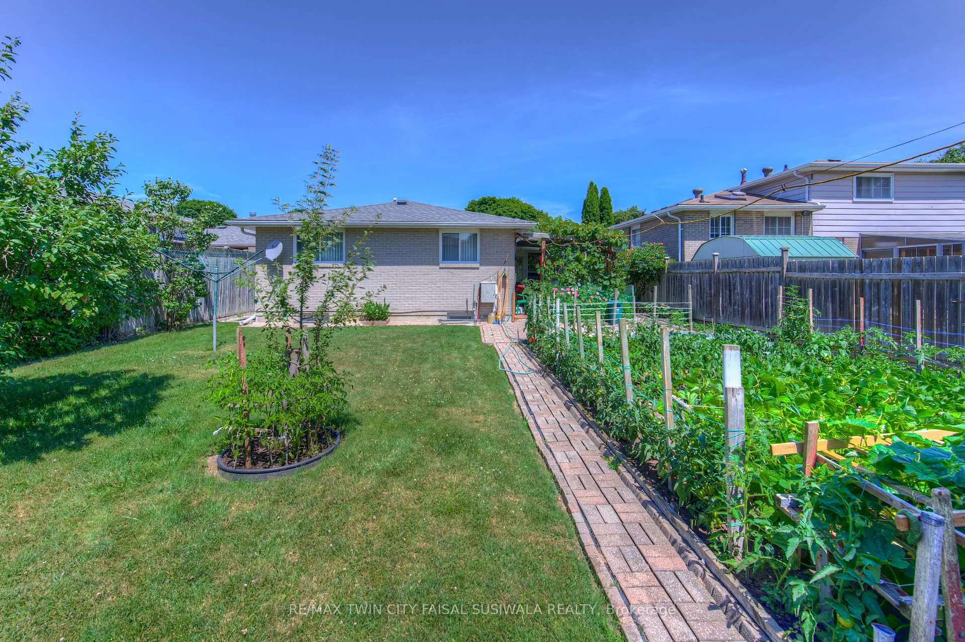Photo 3 of 1227 Valentine Drive, Cambridge, Lang's Farm — HOMEH