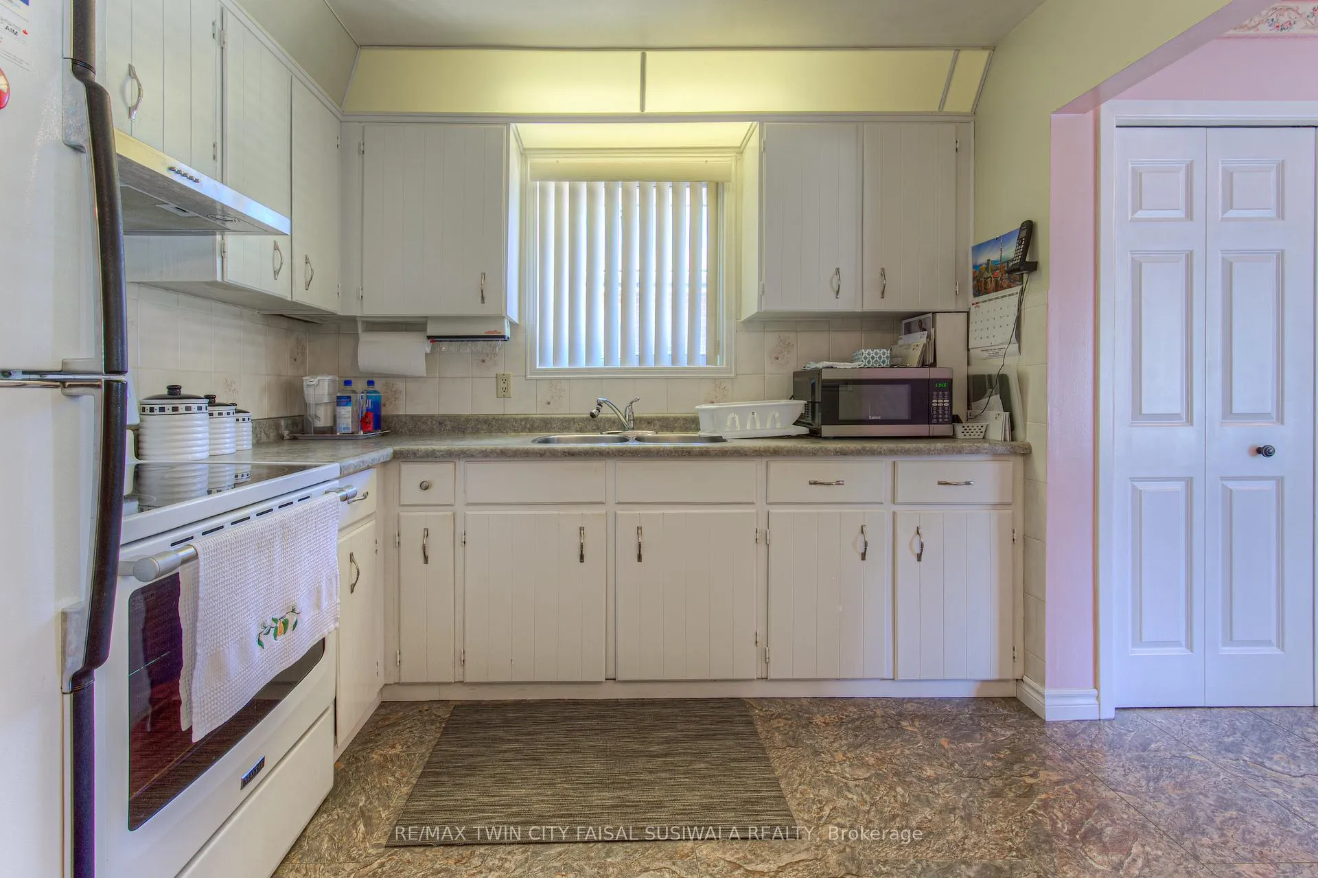 Photo 15 of 1227 Valentine Drive, Cambridge, Lang's Farm — HOMEH