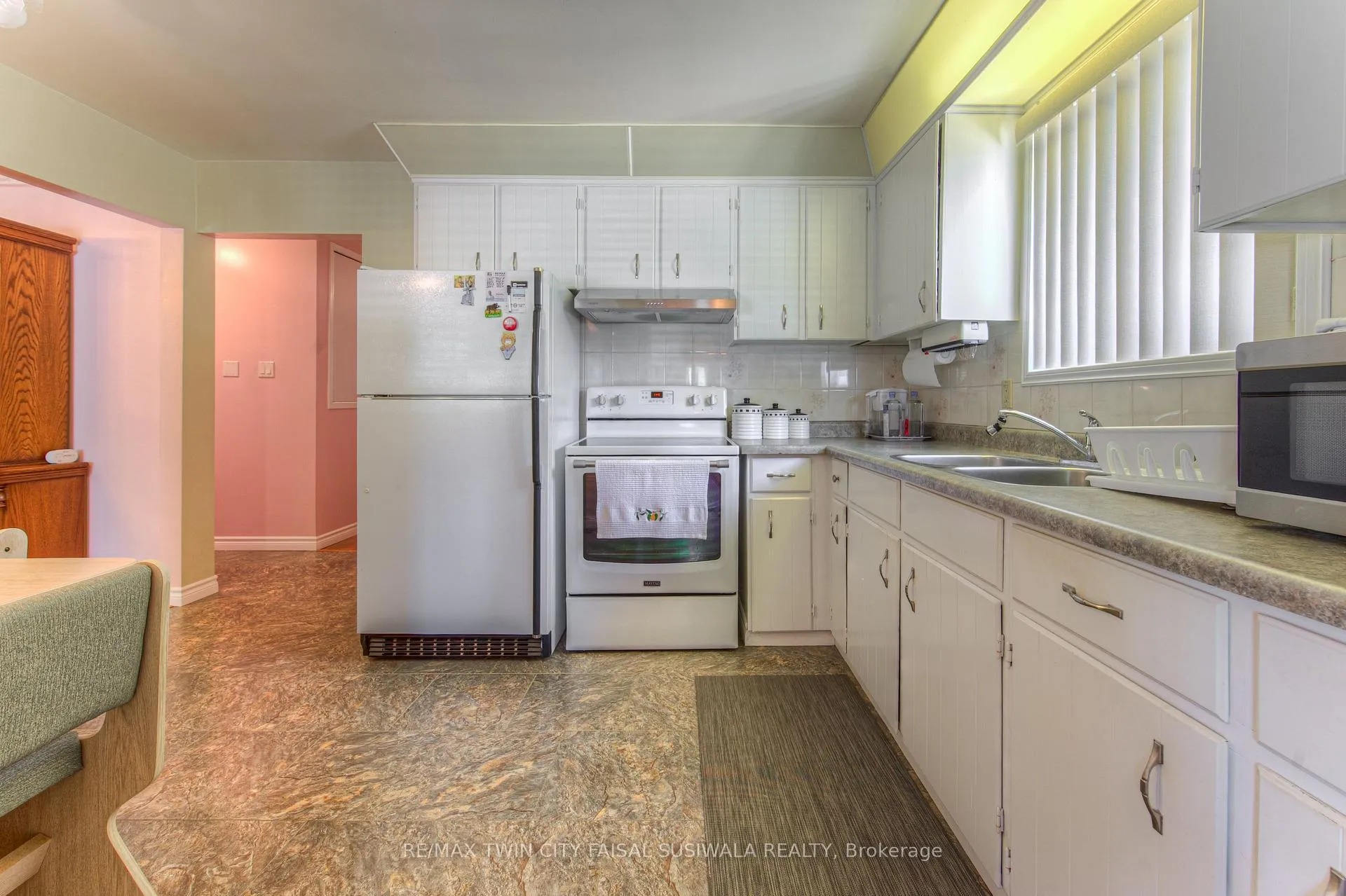 Photo 16 of 1227 Valentine Drive, Cambridge, Lang's Farm — HOMEH
