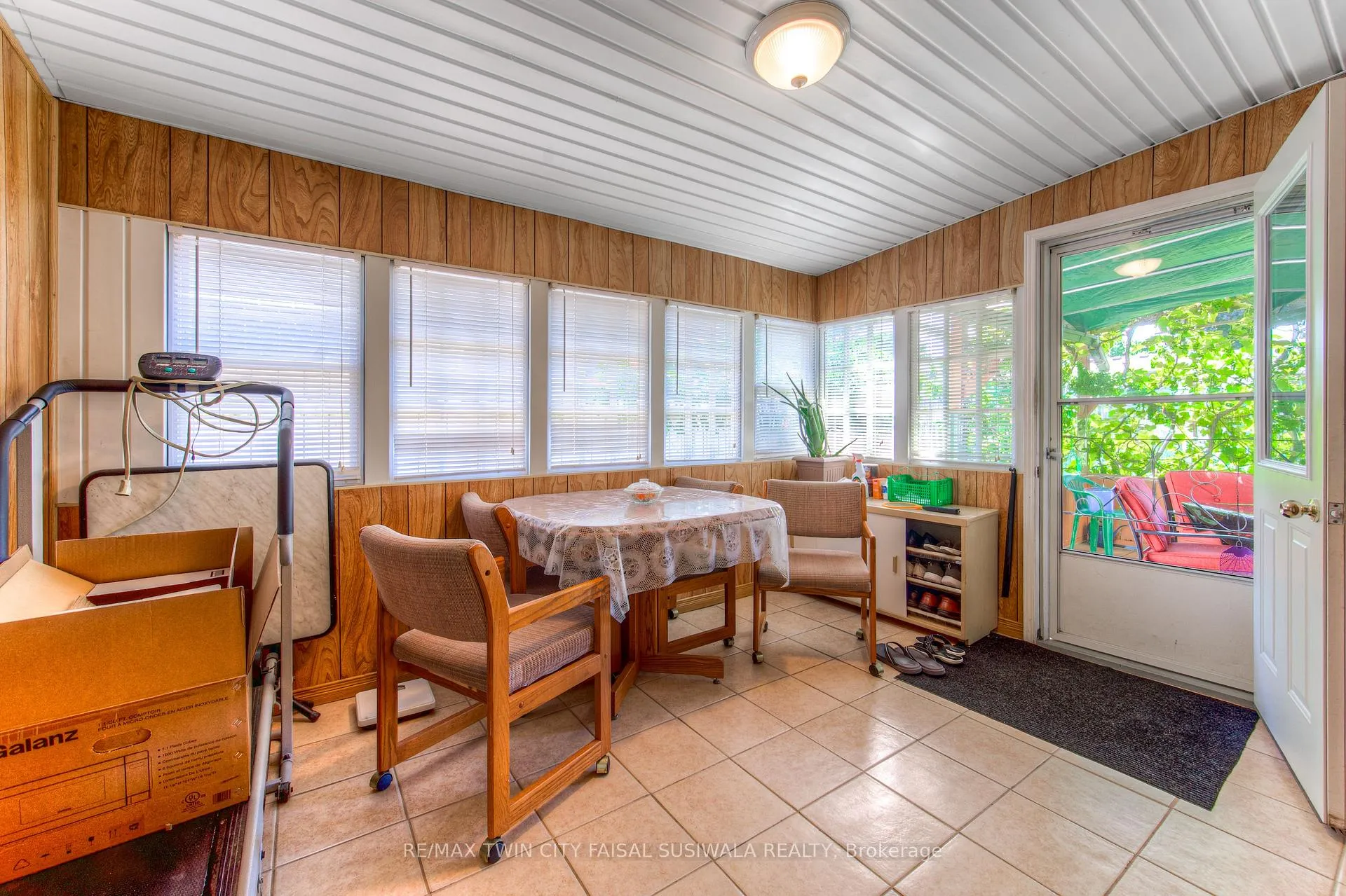 Photo 17 of 1227 Valentine Drive, Cambridge, Lang's Farm — HOMEH