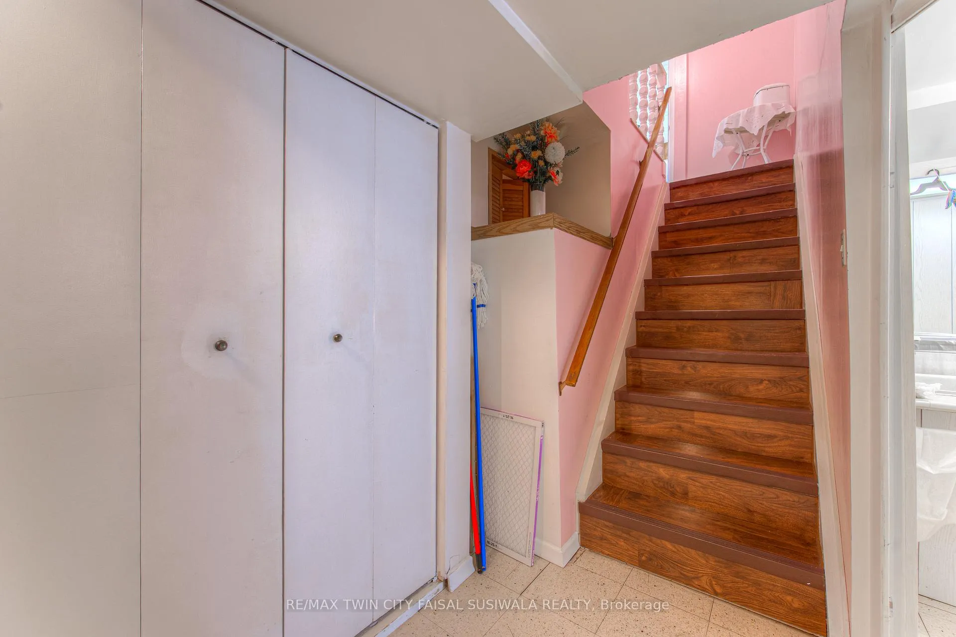 Photo 23 of 1227 Valentine Drive, Cambridge, Lang's Farm — HOMEH