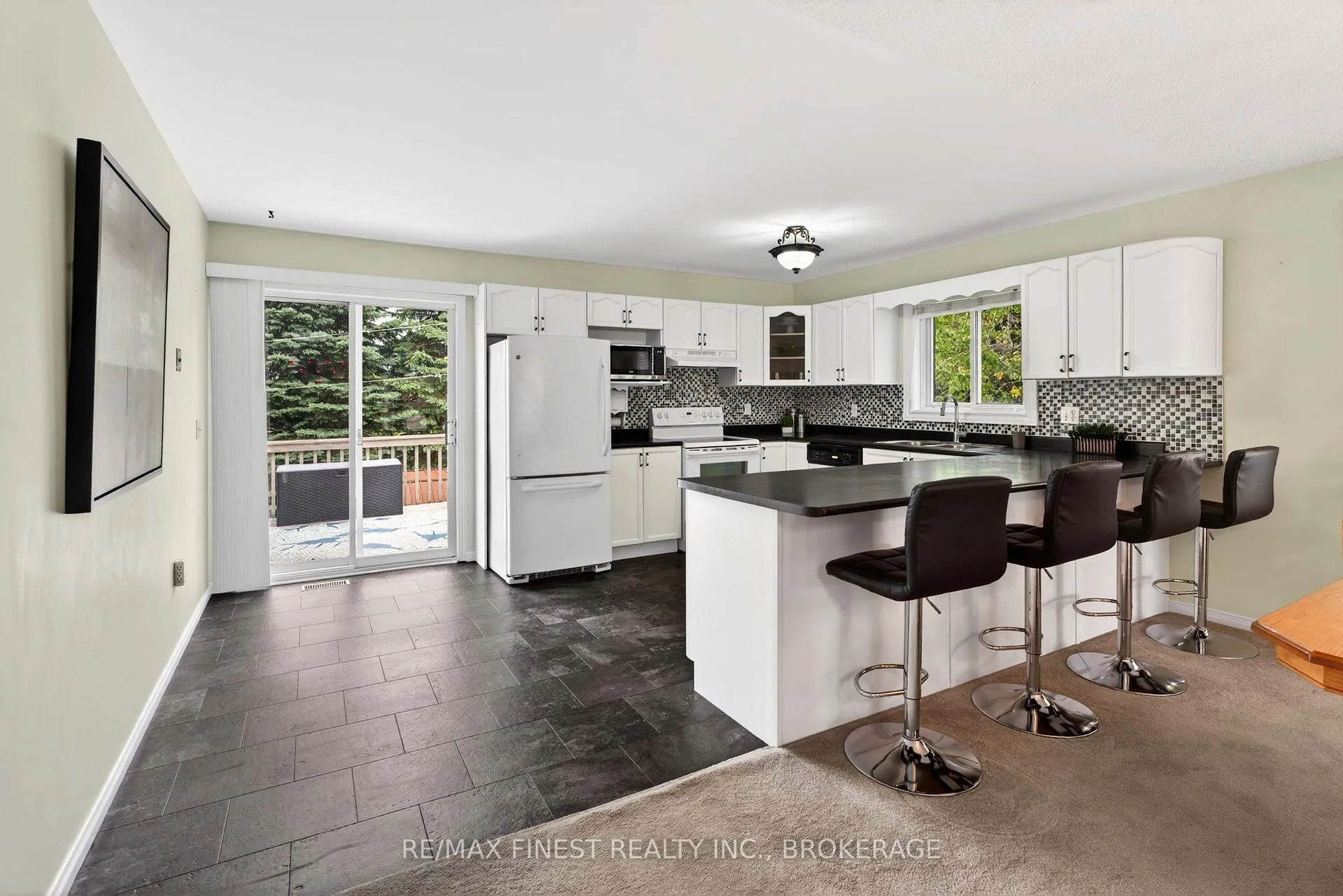 Photo 3 of 52 Johnson Street, Prince Edward County, Picton Ward — HOMEH