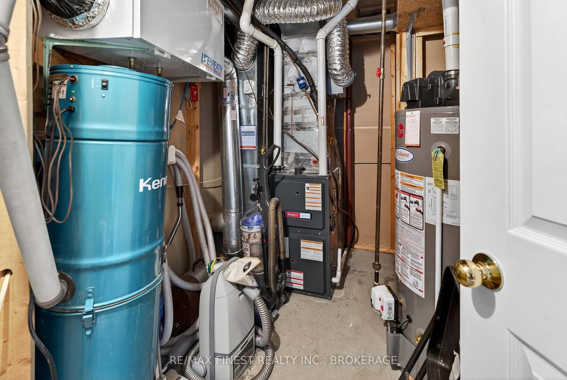 Photo 28 of 52 Johnson Street, Prince Edward County, Picton Ward — HOMEH