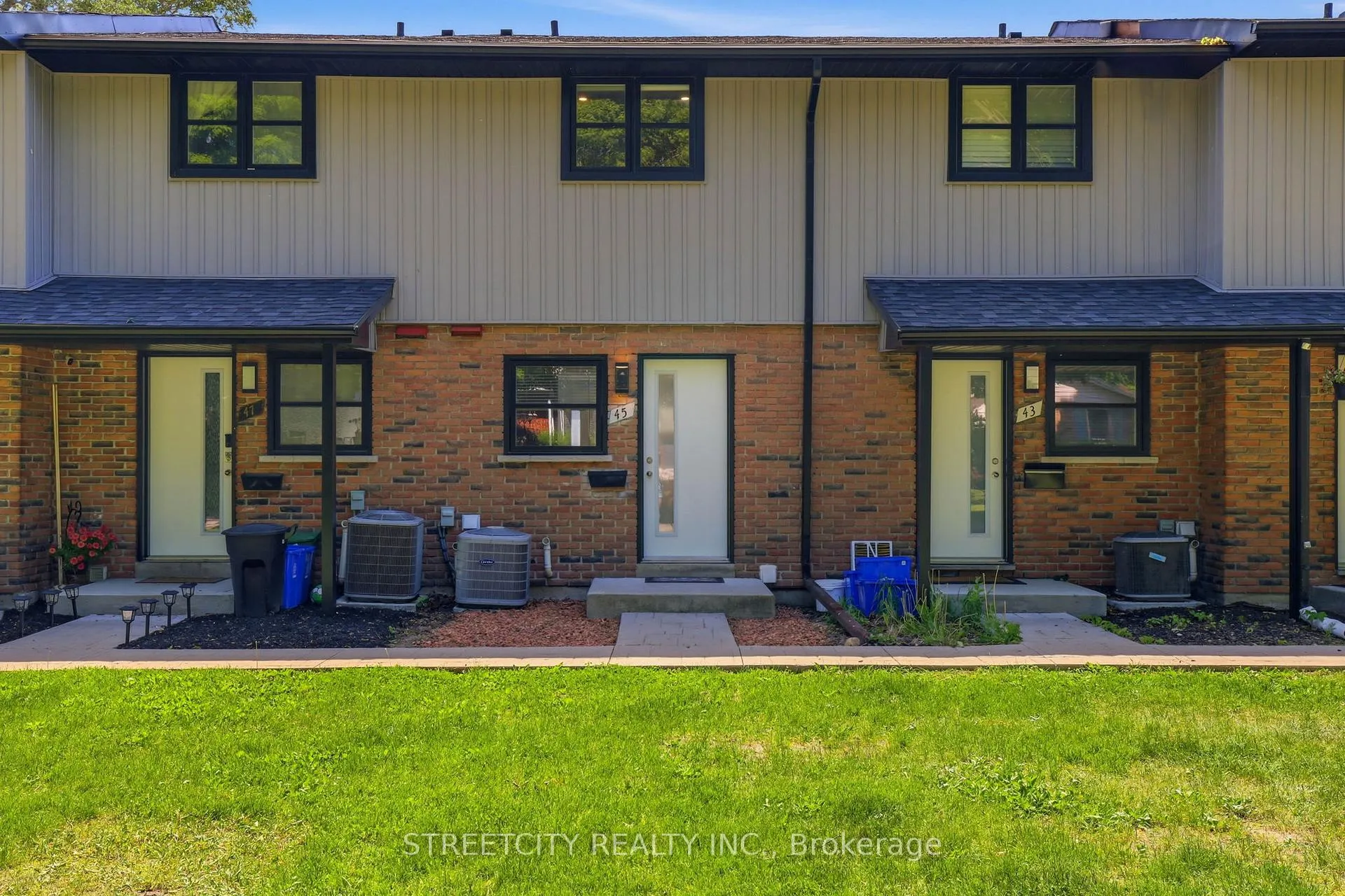 Photo 1 of 45 Toulon Crescent, London, East I — HOMEH