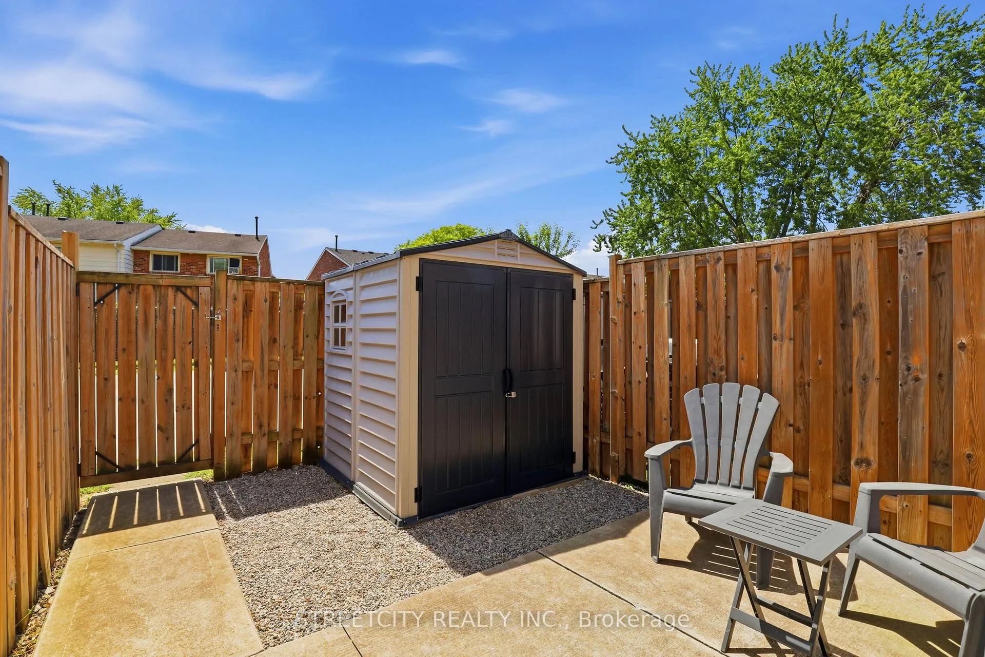 Photo 12 of 45 Toulon Crescent, London, East I — HOMEH