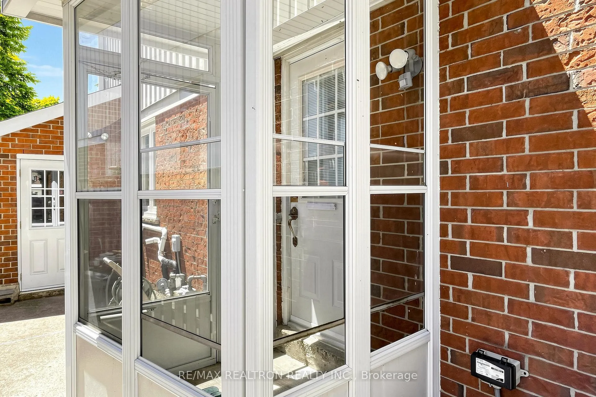 Photo 14 of 186 Wintermute Boulevard, Scarborough, Steeles — HOMEH