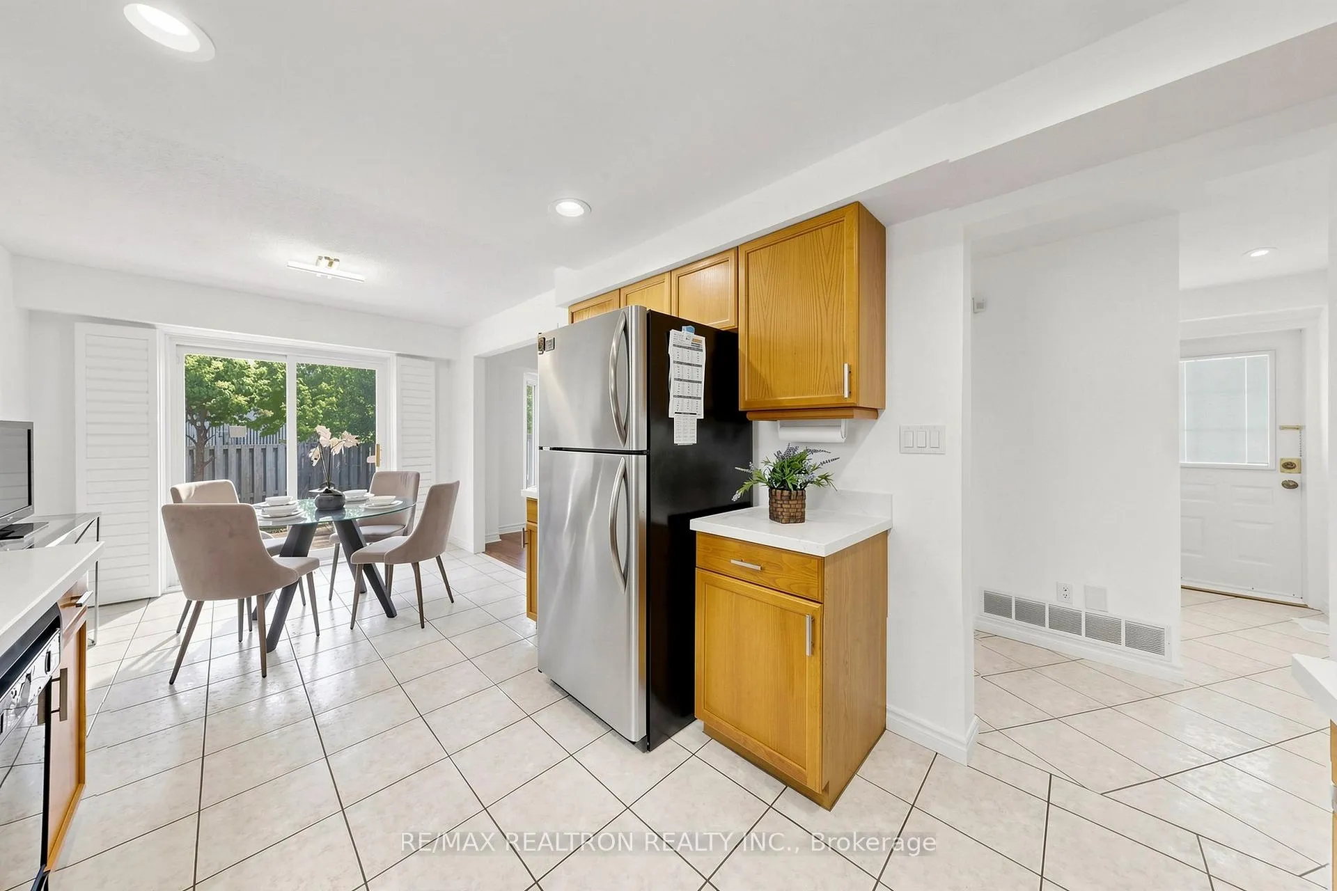 Photo 21 of 186 Wintermute Boulevard, Scarborough, Steeles — HOMEH