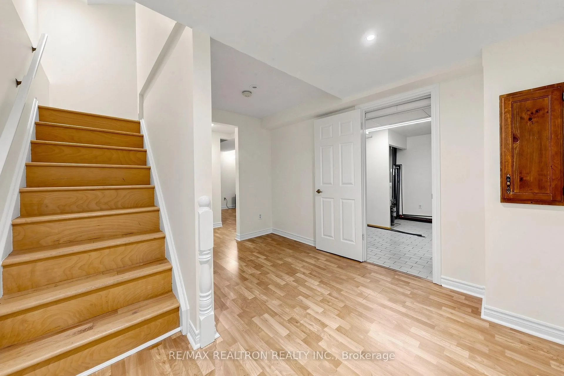 Photo 38 of 186 Wintermute Boulevard, Scarborough, Steeles — HOMEH