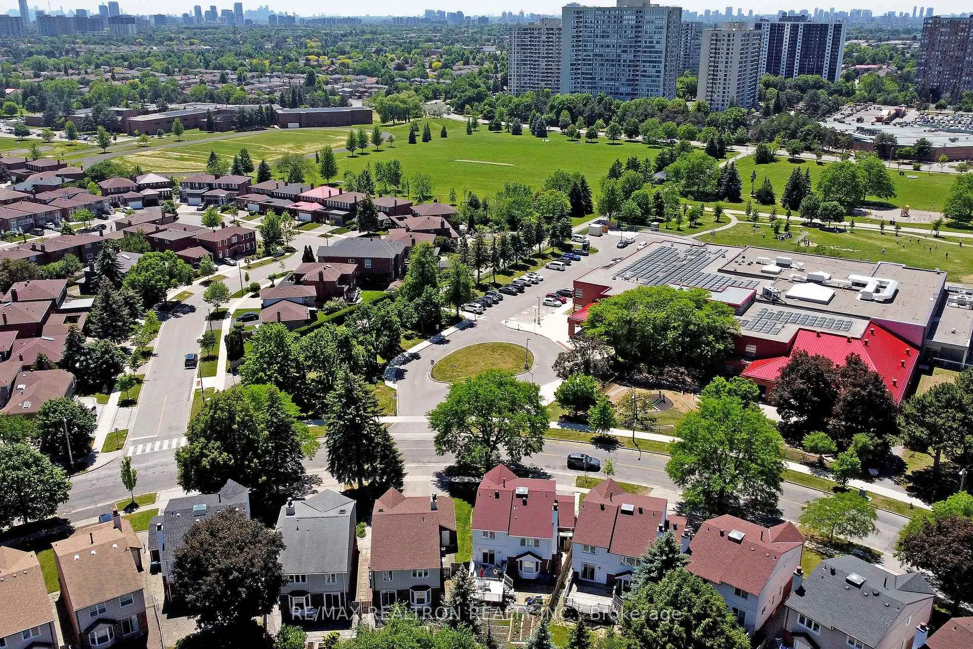 Photo 47 of 186 Wintermute Boulevard, Scarborough, Steeles — HOMEH