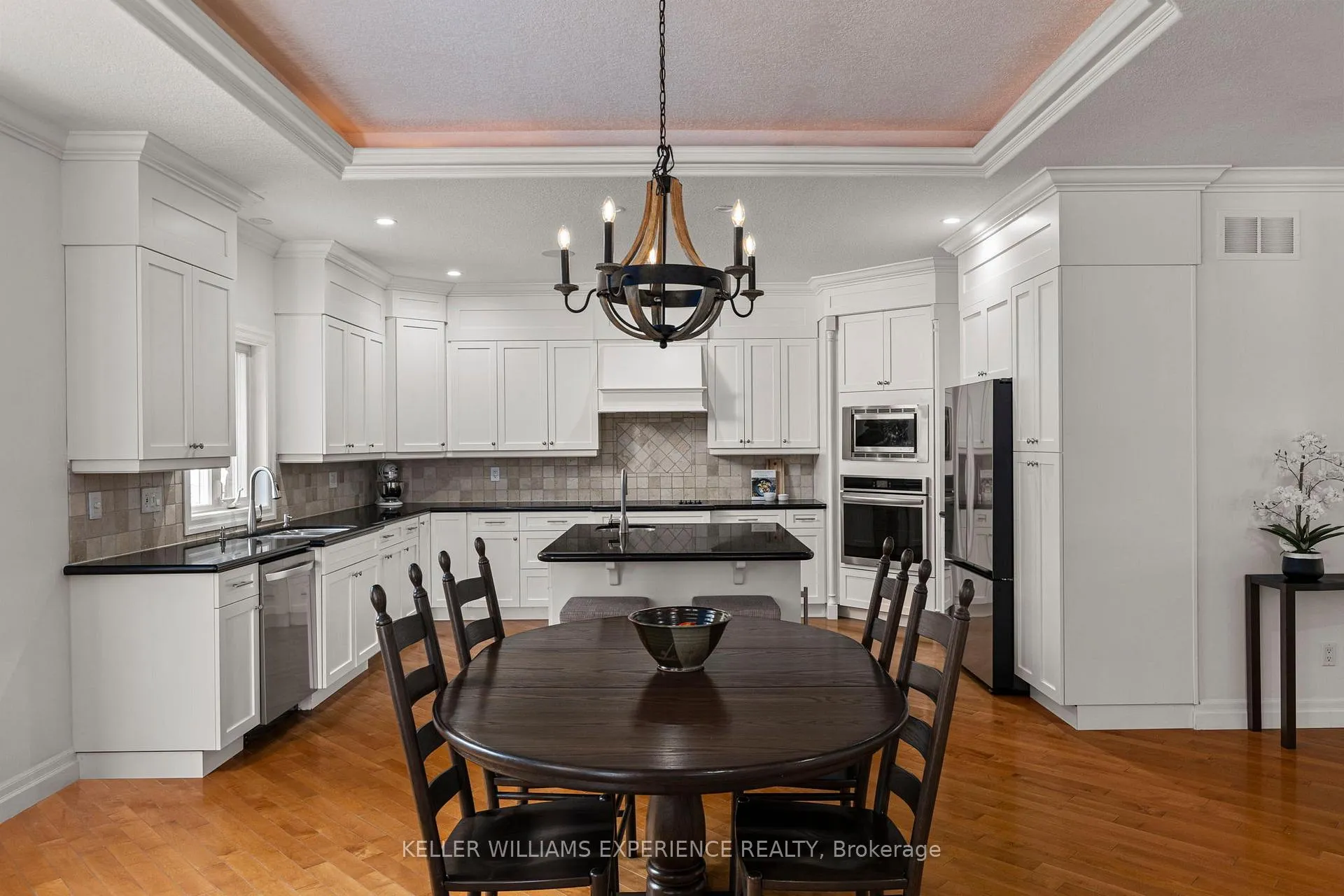 Photo 8 of 7 Highland Drive, Oro-Medonte, Horseshoe Valley — HOMEH