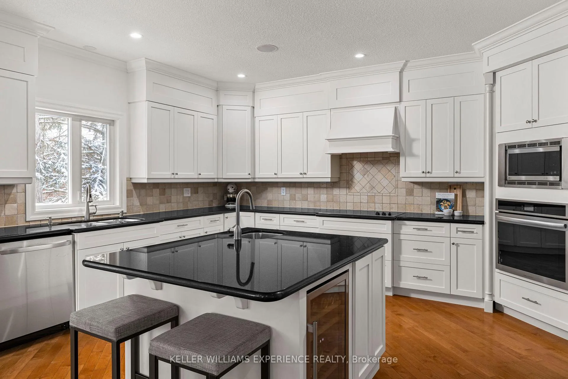Photo 9 of 7 Highland Drive, Oro-Medonte, Horseshoe Valley — HOMEH