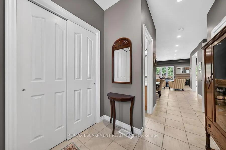 Photo 5 of 354 Highland Road W, Hamilton, Stoney Creek Mountain — HOMEH