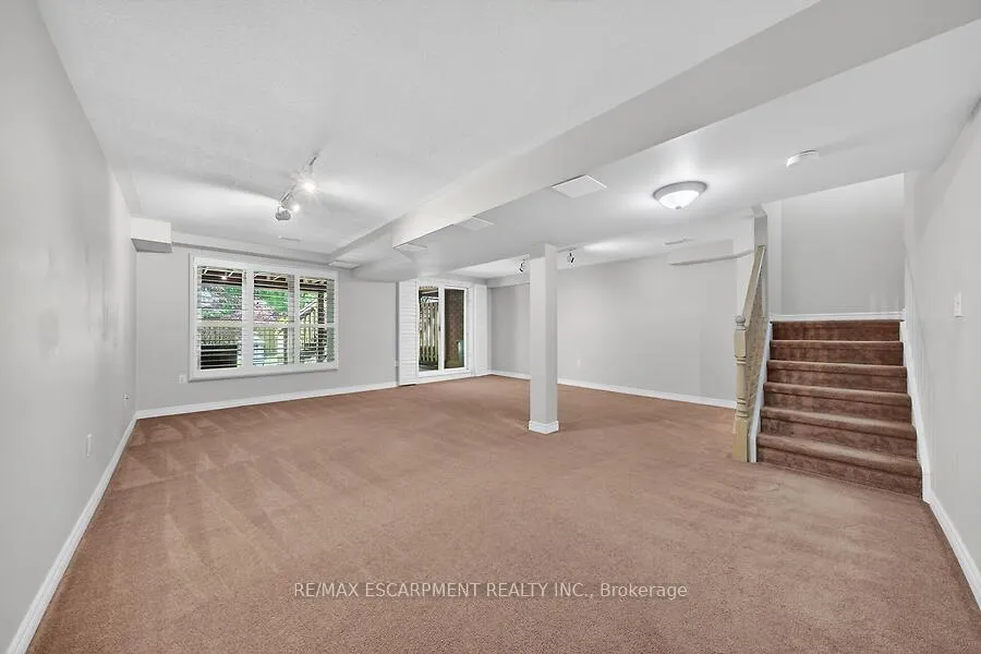 Photo 13 of 354 Highland Road W, Hamilton, Stoney Creek Mountain — HOMEH