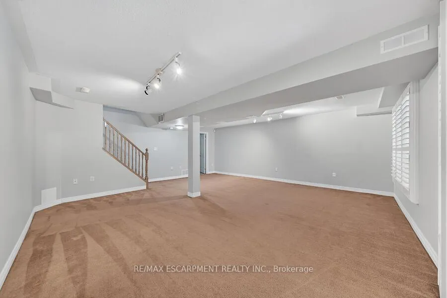 Photo 14 of 354 Highland Road W, Hamilton, Stoney Creek Mountain — HOMEH