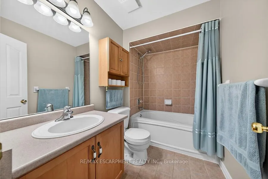 Photo 18 of 354 Highland Road W, Hamilton, Stoney Creek Mountain — HOMEH