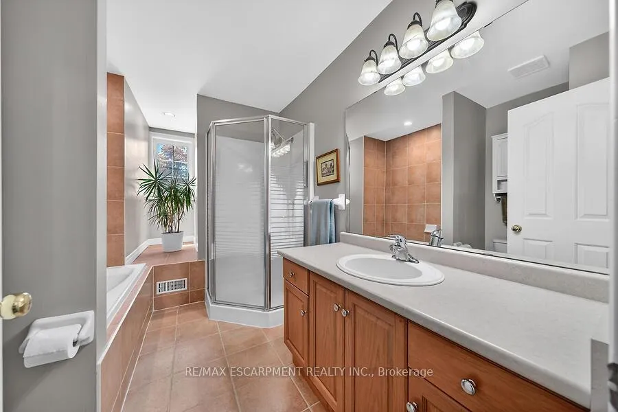 Photo 22 of 354 Highland Road W, Hamilton, Stoney Creek Mountain — HOMEH
