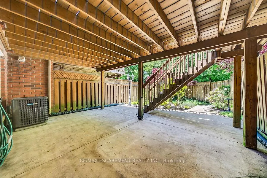 Photo 24 of 354 Highland Road W, Hamilton, Stoney Creek Mountain — HOMEH
